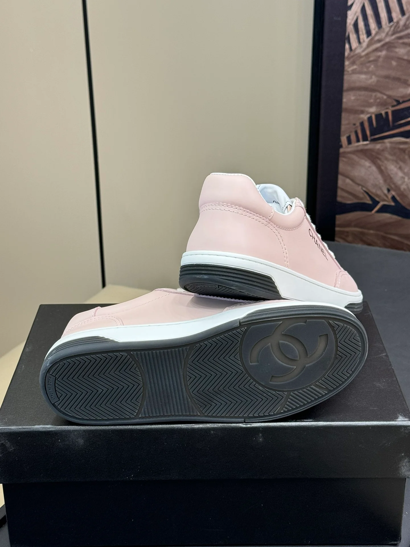 Скейтбордные кроссовки Chanel 2024 — розовые