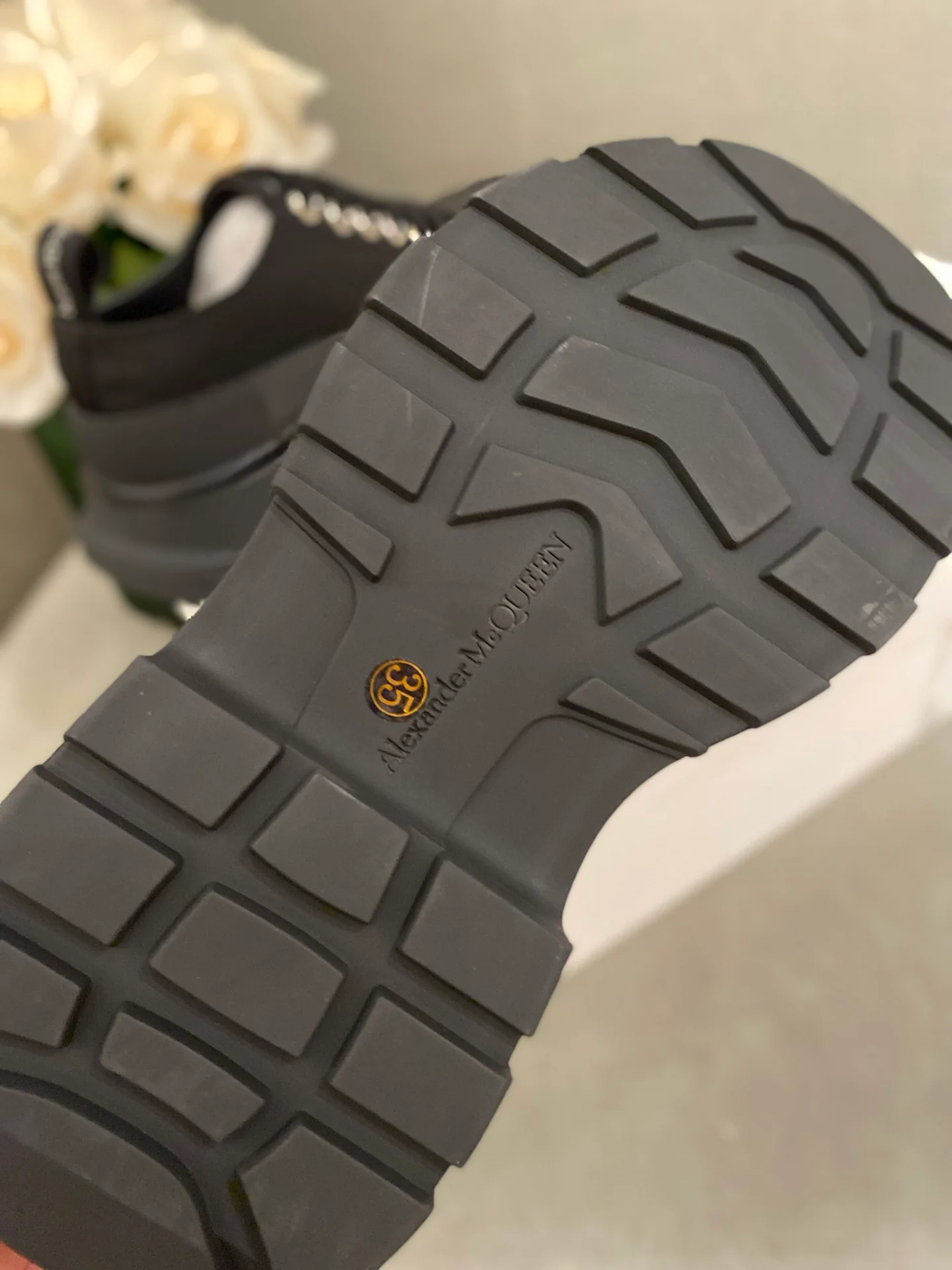 Кроссовки на платформе McQueen из парусины - унисекс - полностью черные