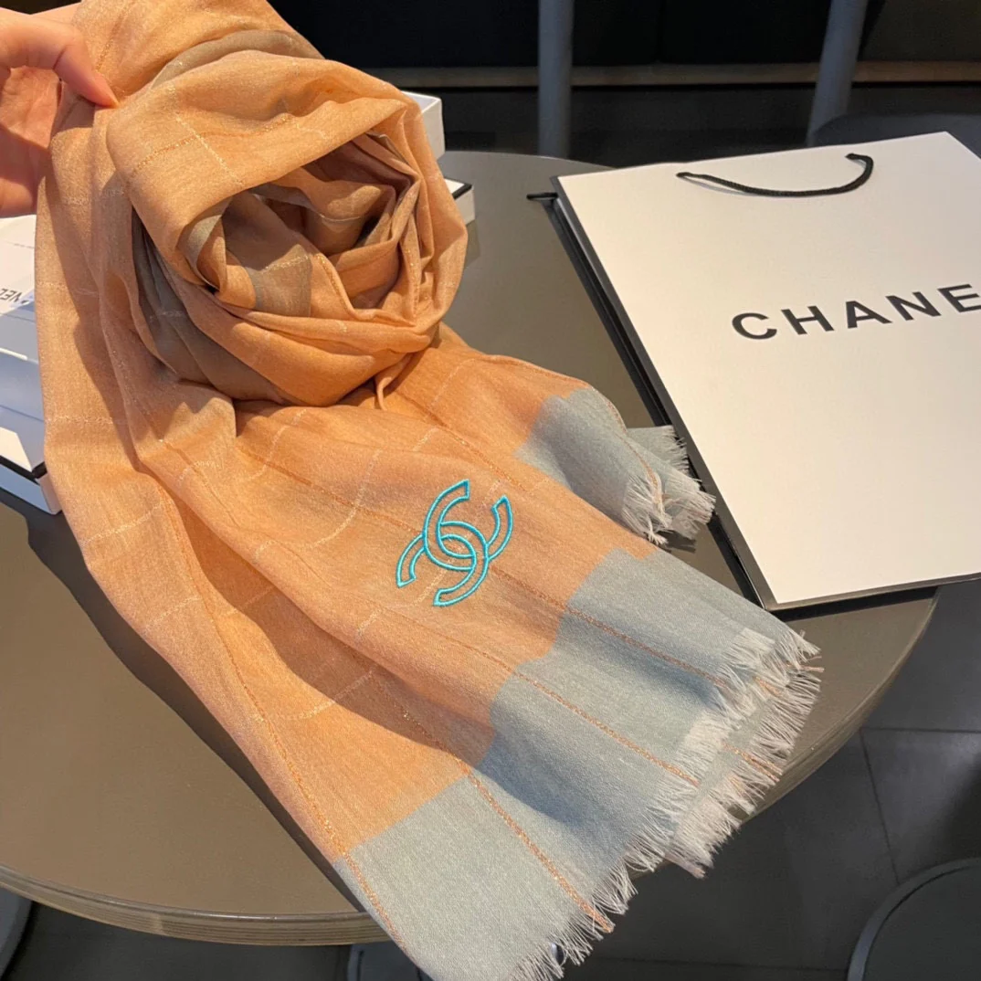 Chanel - Легкий шарф в клетку с золотой нитью - 90-210 см - Высококачественный австралийский импортный чистый кашемир