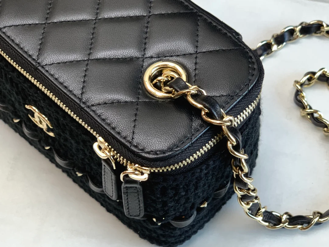 Новинка весны 2022 года от Chanel - Плетеный квадратный узор - Черный