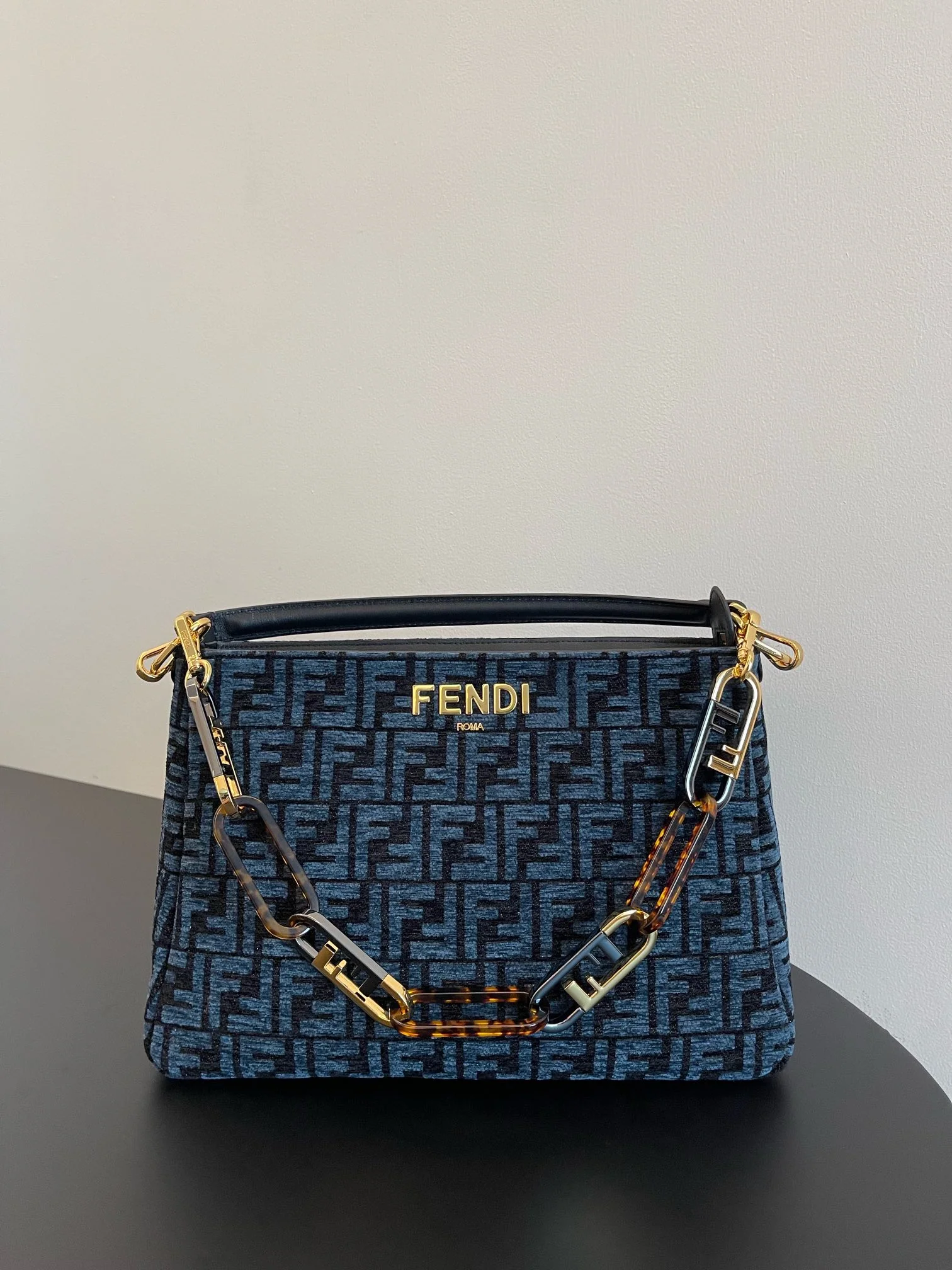 Сумка Fendi с застежкой-молнией - синяя