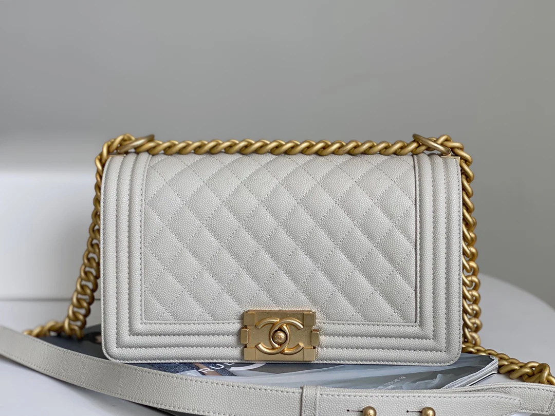 Chanel Boy 25 см, цвет слоновой кости