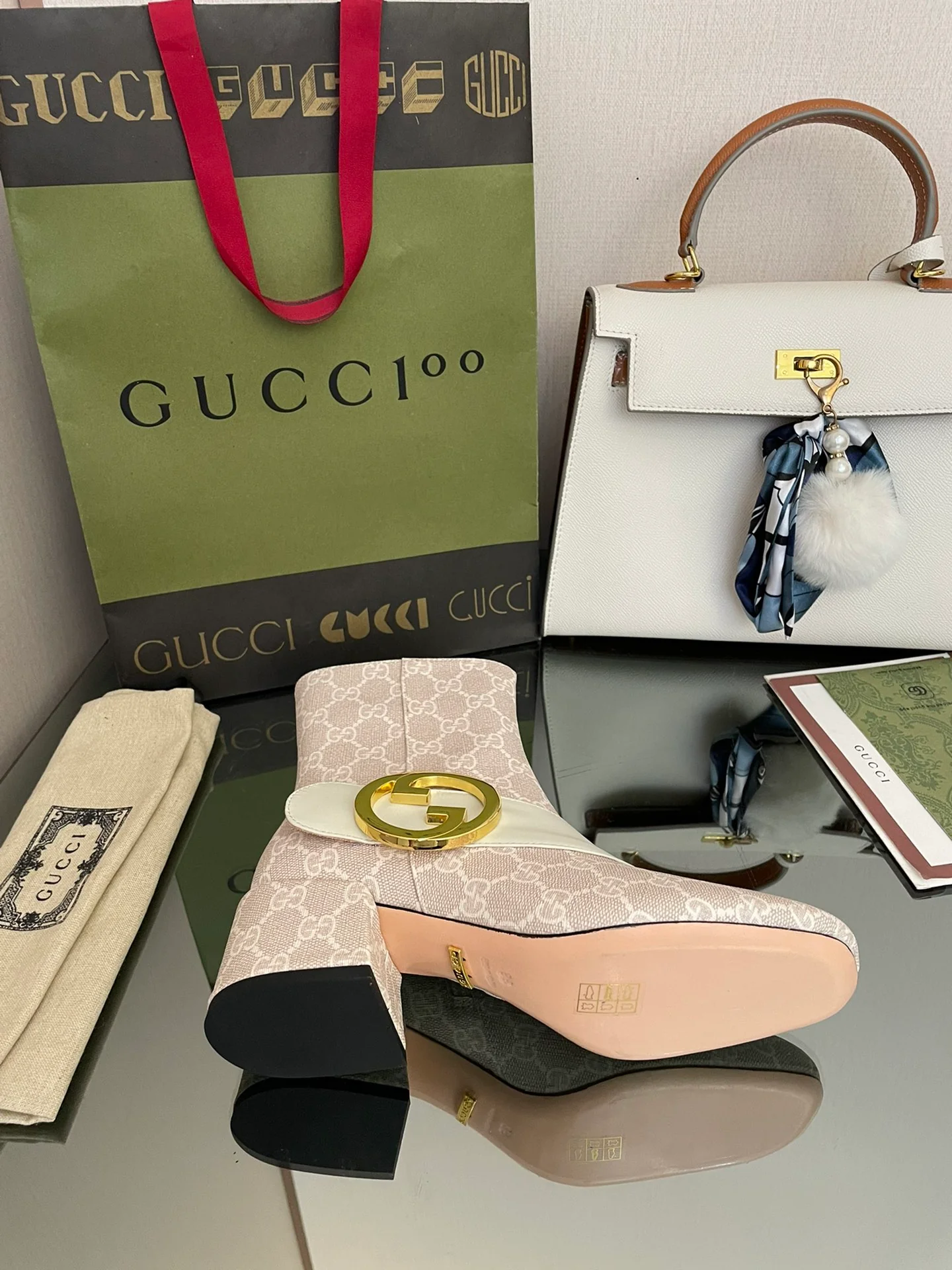 Gucci - Ботинки на низком каблуке - Монограммный узор - Белый