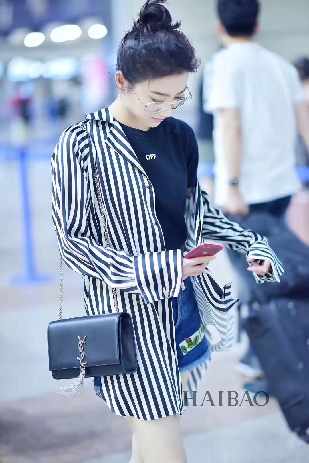 Черная сумка-кроссбоди YSL Kate с цепочкой и серебряной пряжкой