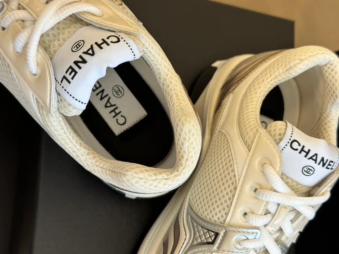 Новинка сезона осень/зима 2023 от Chanel - Кроссовки - Улучшенная версия - Золотистые и серебряные
