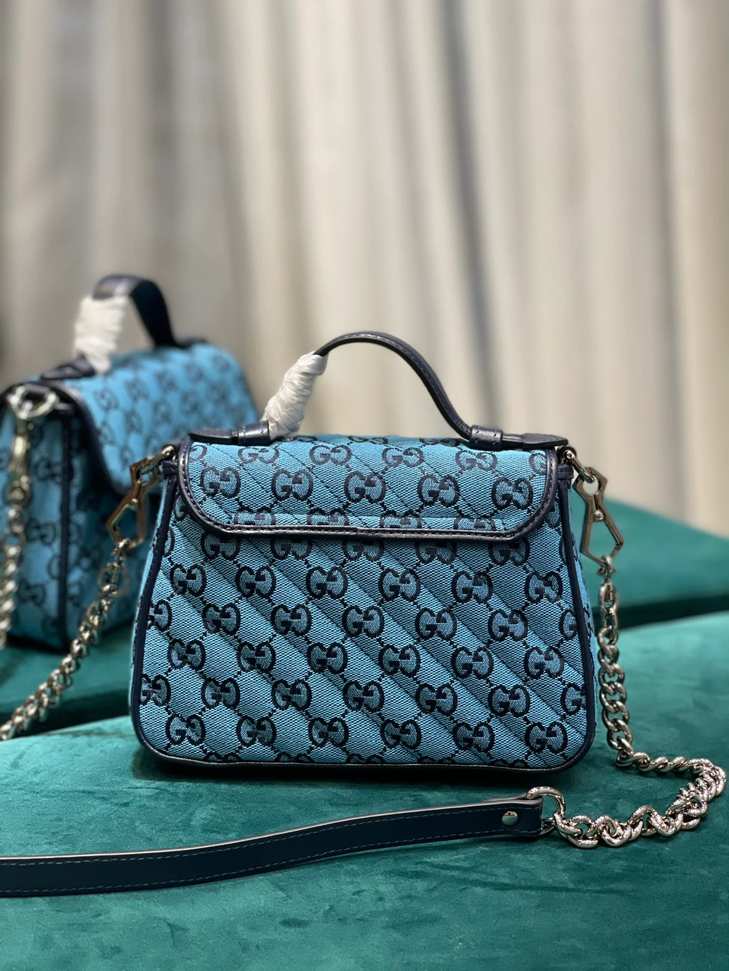 Сумка-тоут Gucci из серии Marmont - 21-15-5-8 см