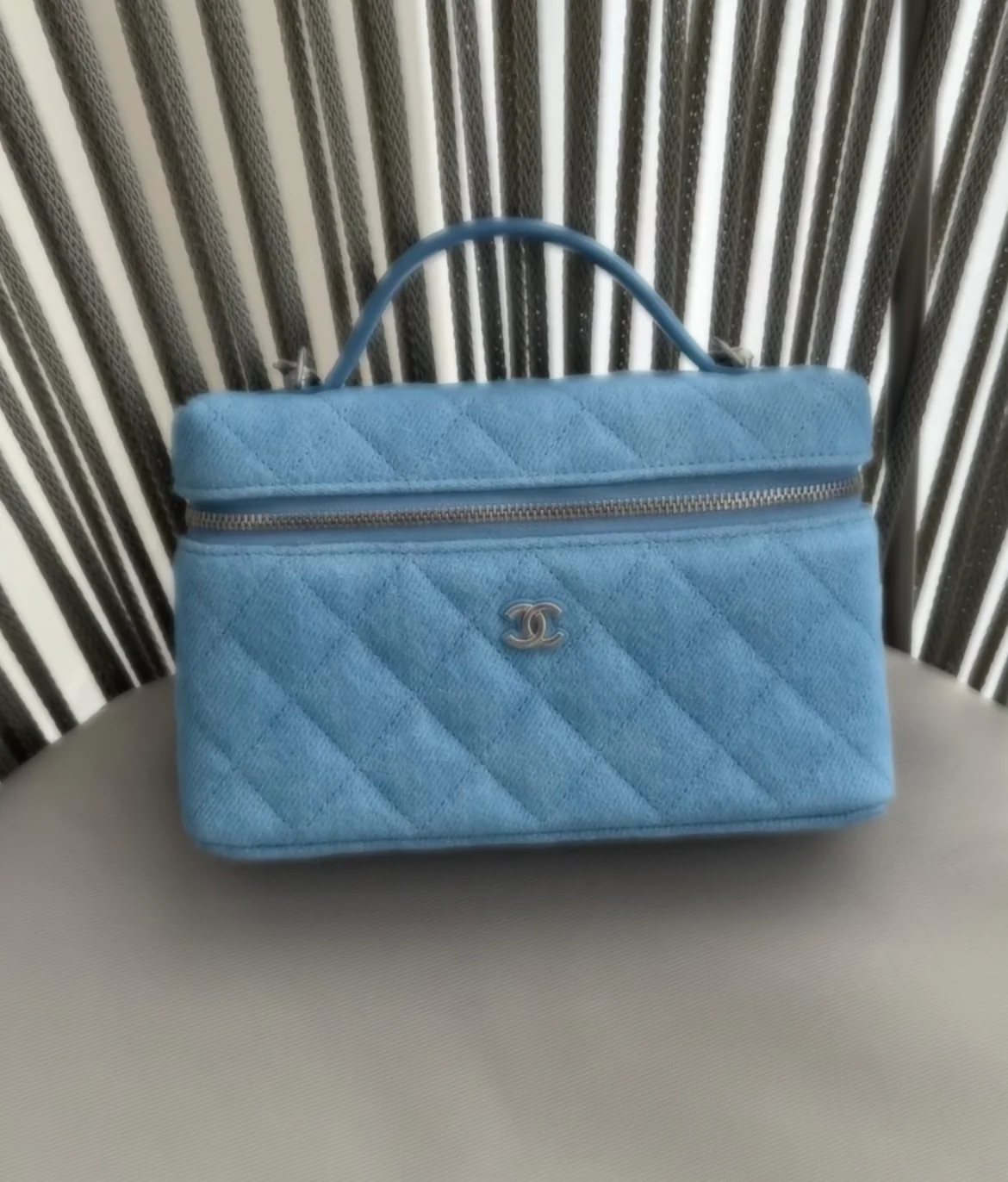 Сумка-органайзер Chanel-LP Denim Bento Bag - светло-голубая