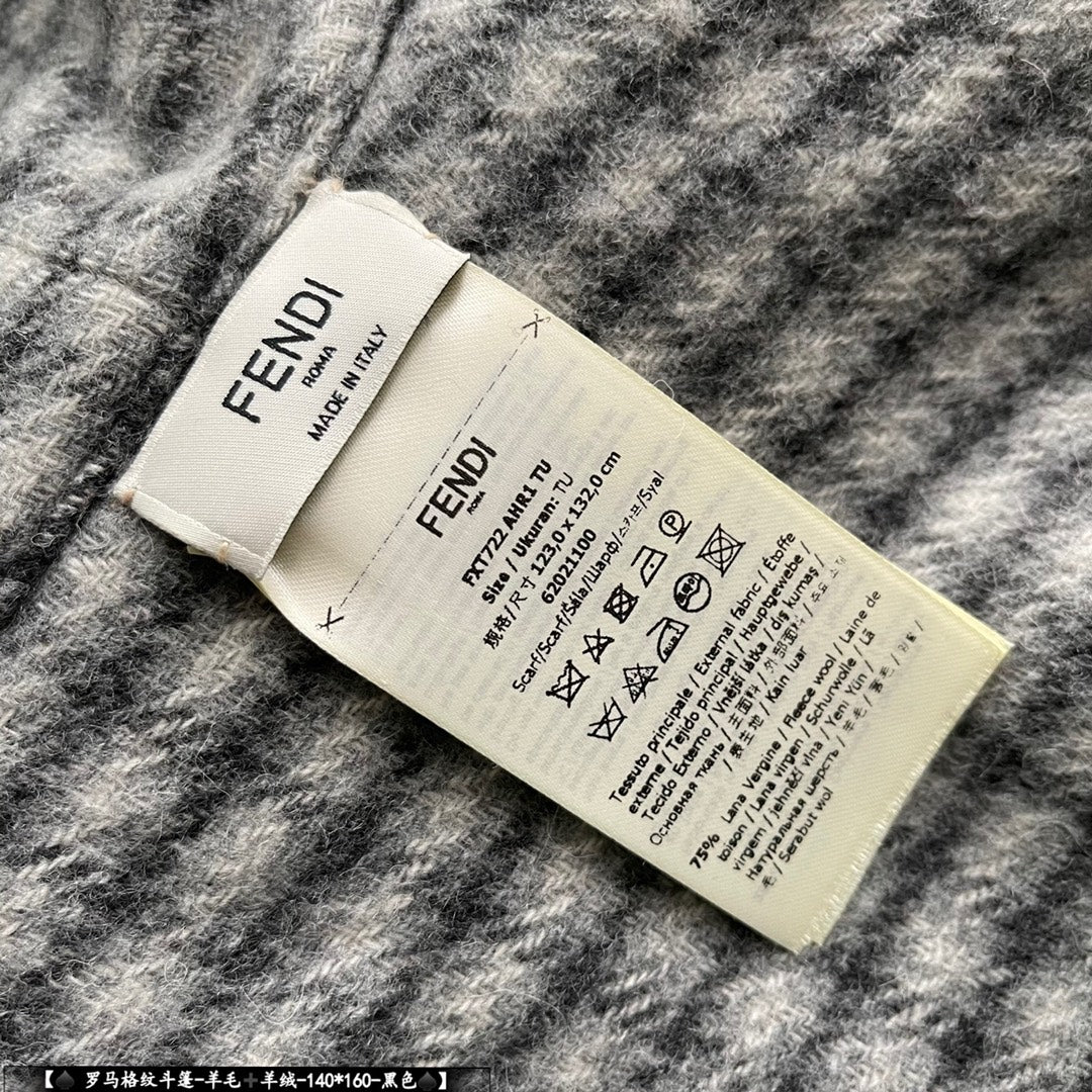 Fendi - Двусторонняя накидка в римскую клетку - 140-160 см - с бахромой - 75 см - шерсть 25 см - кашемир - черный - бежевый