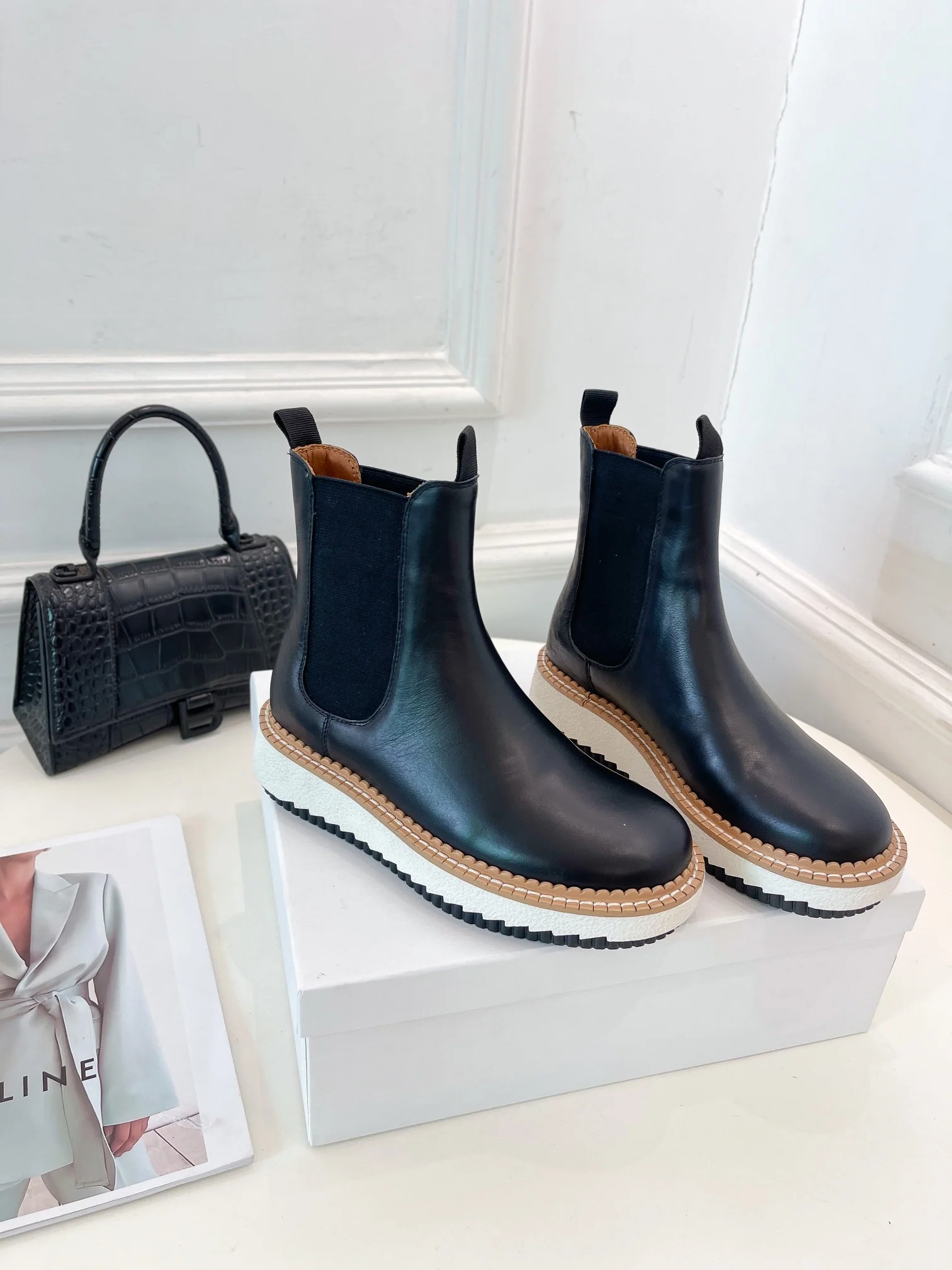 Ботинки Chloe на платформе, двухцветные, черные