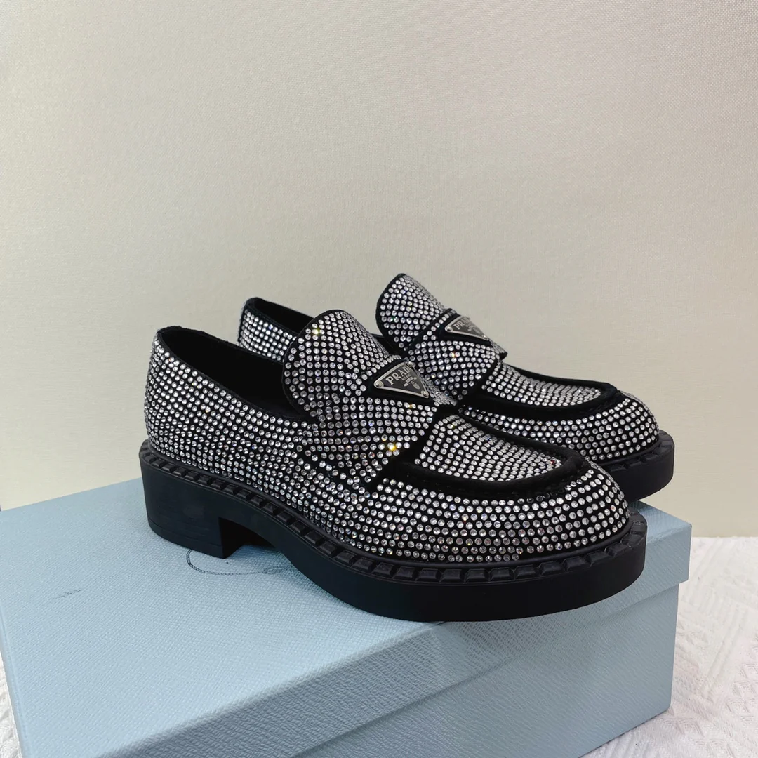 Туфли Prada - Лоферы Prada, украшенные стразами - серебристые