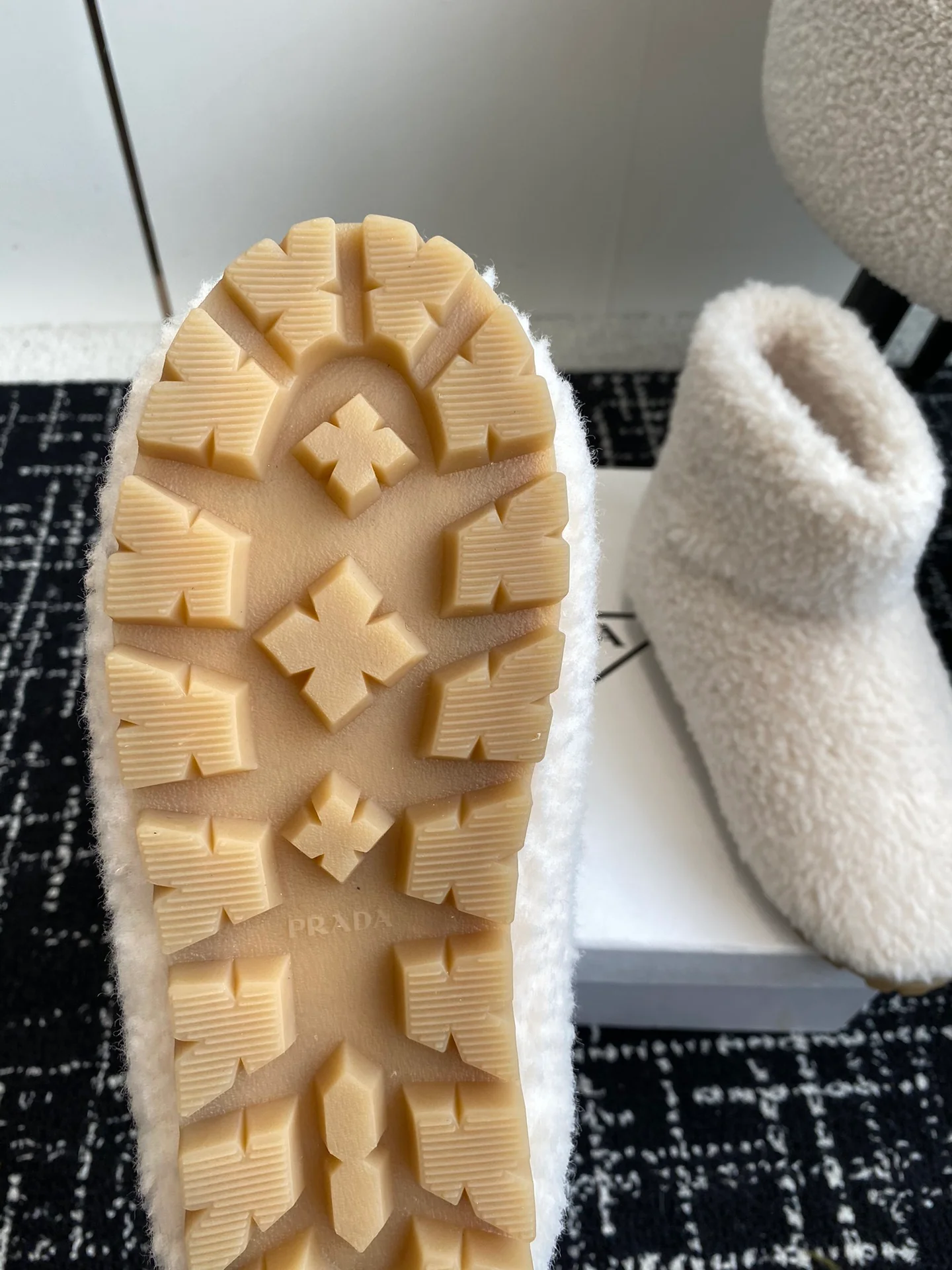 Шерстяные сапоги Miu Miu 2024 - белые