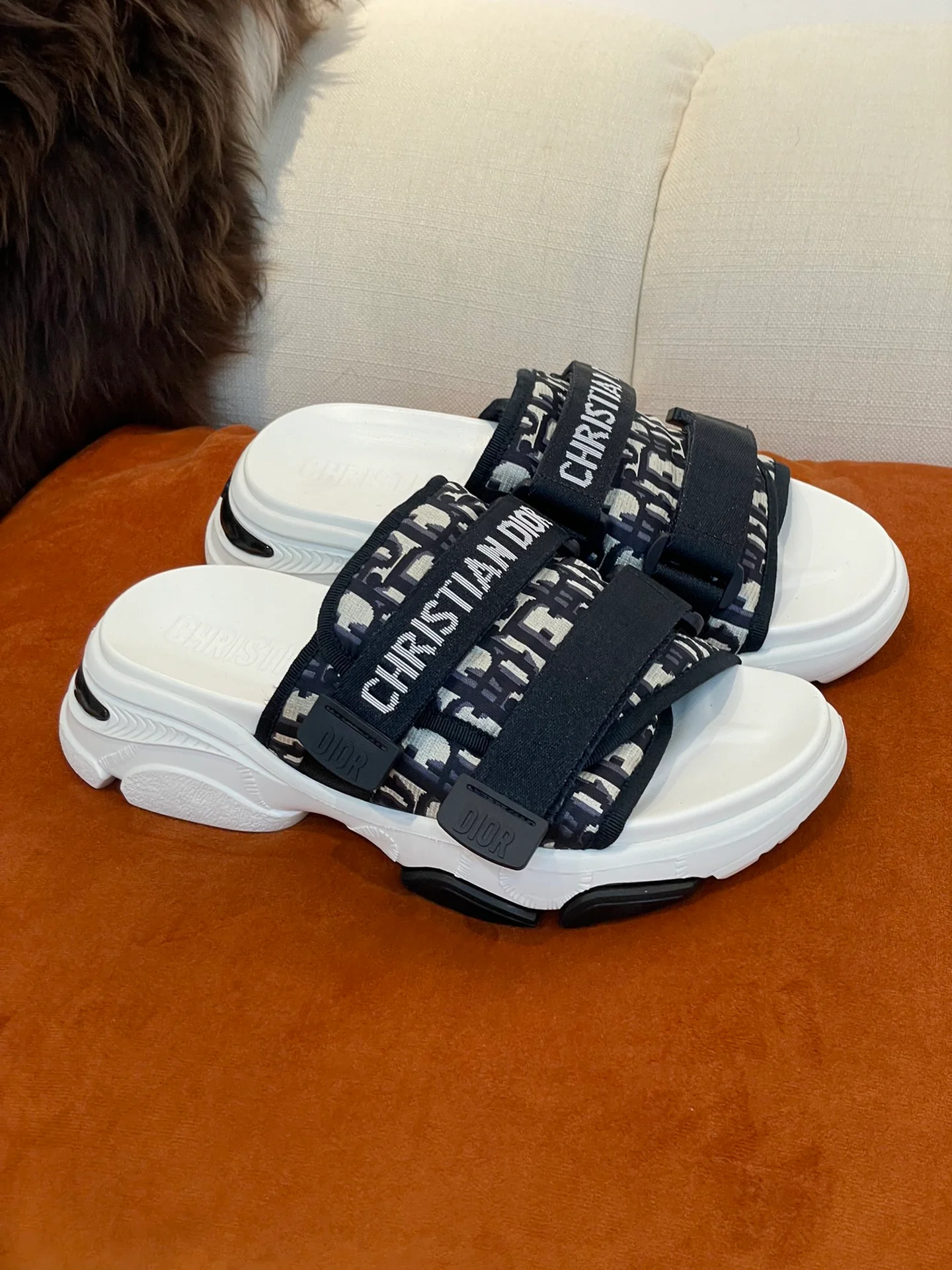 Тапочки на платформе с монограммой Dior