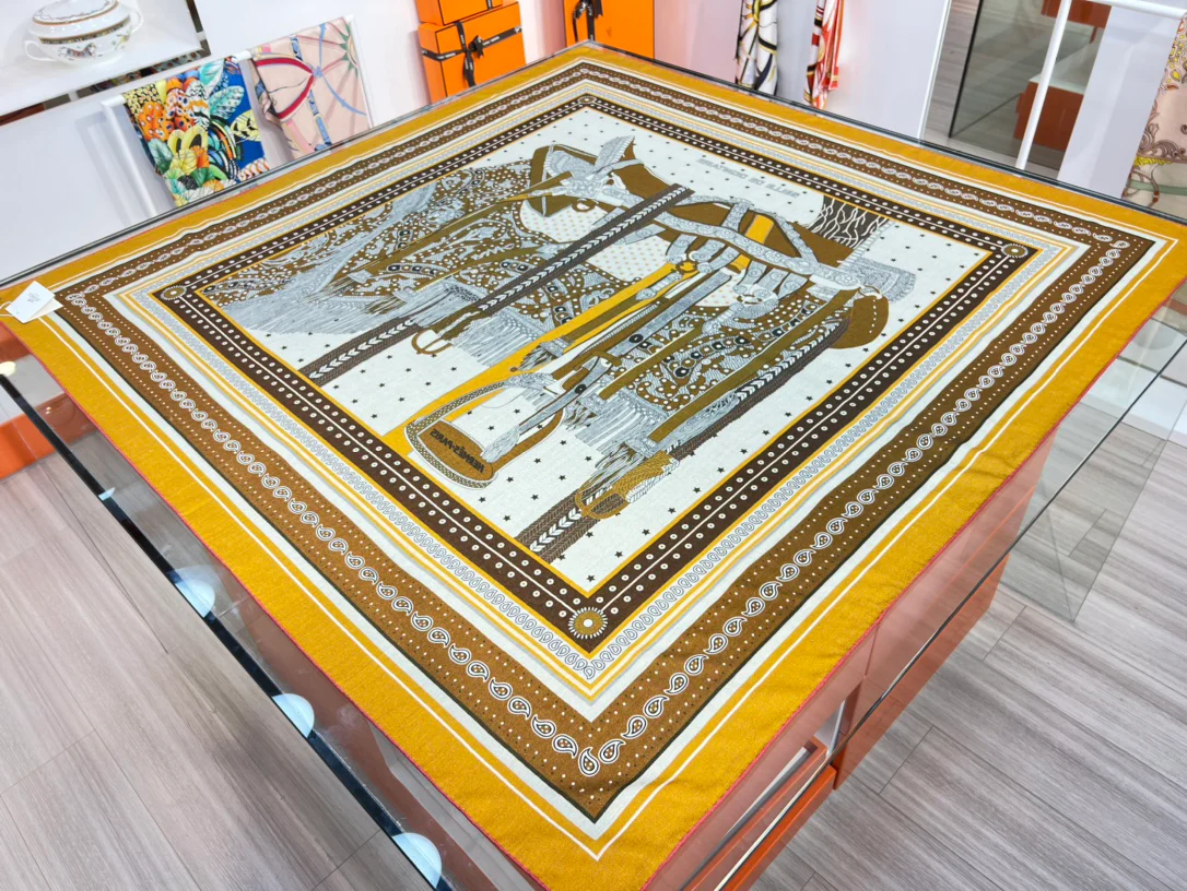 Большой двусторонний бархатный шарф Hermes - 140 см - 001