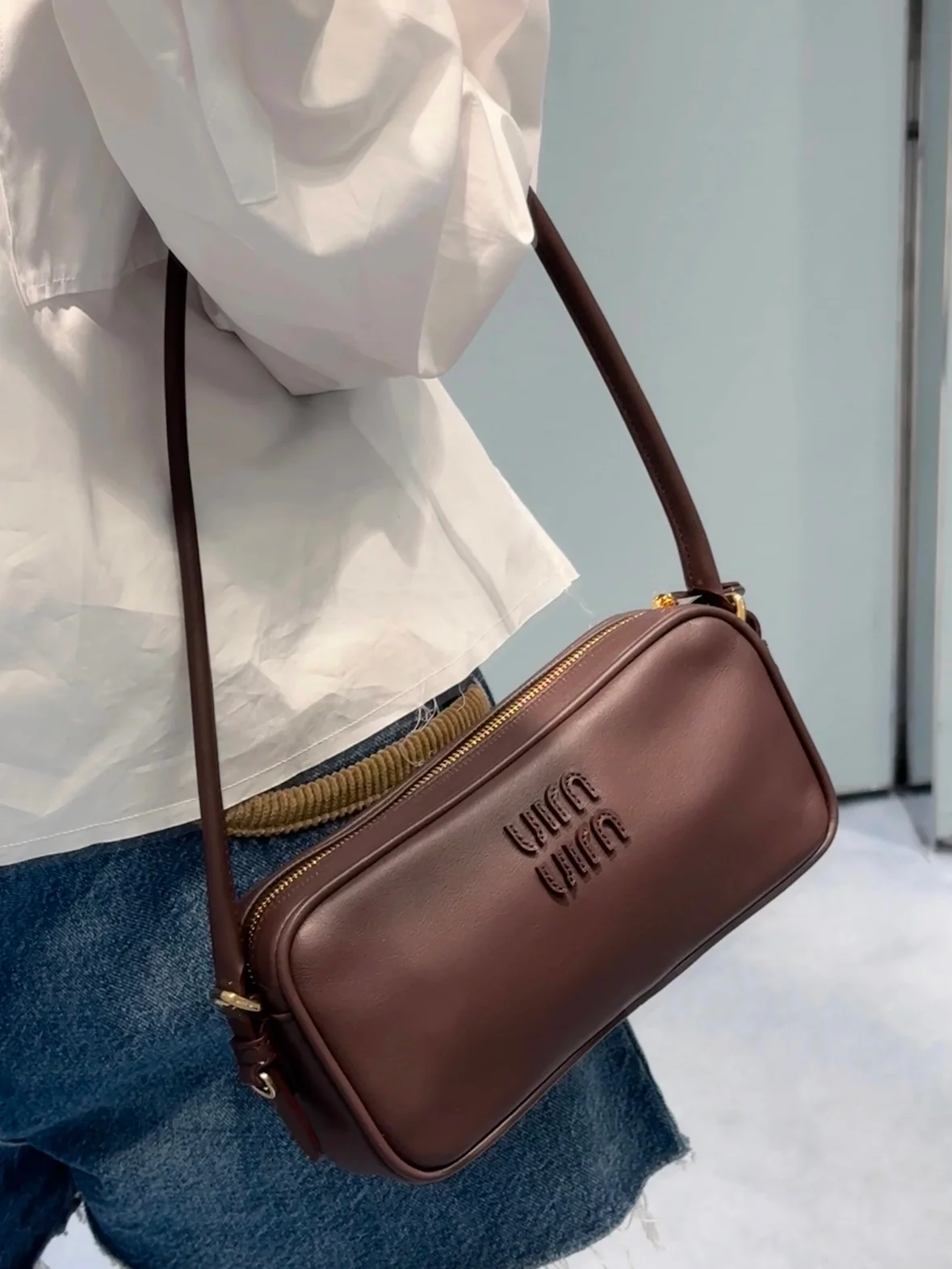 Кожаная сумка для фотоаппарата Miu Miu-5ne024m850 на одно плечо, цвет ?меланж?.