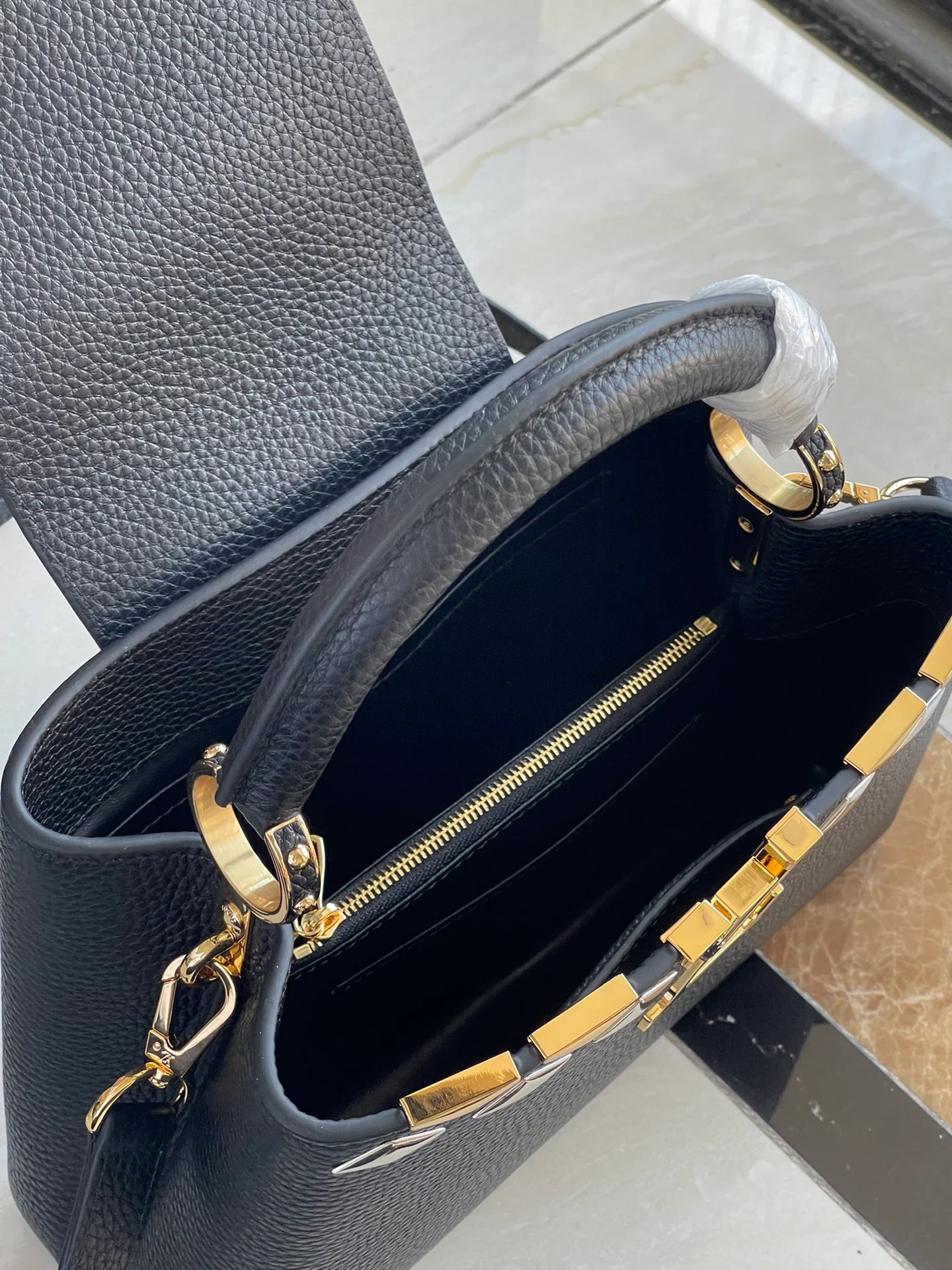 LV-m12751-capucines-small handbag-black