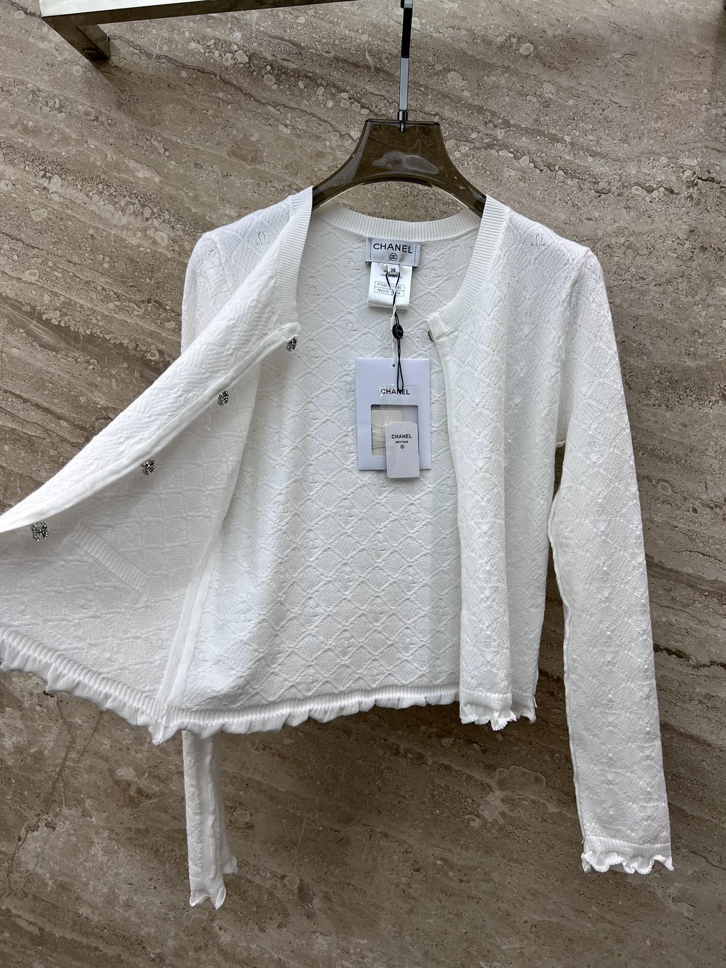 Chanel - 2403-24 Новинка ранней весны. Вязаный кружевной кардиган - белый