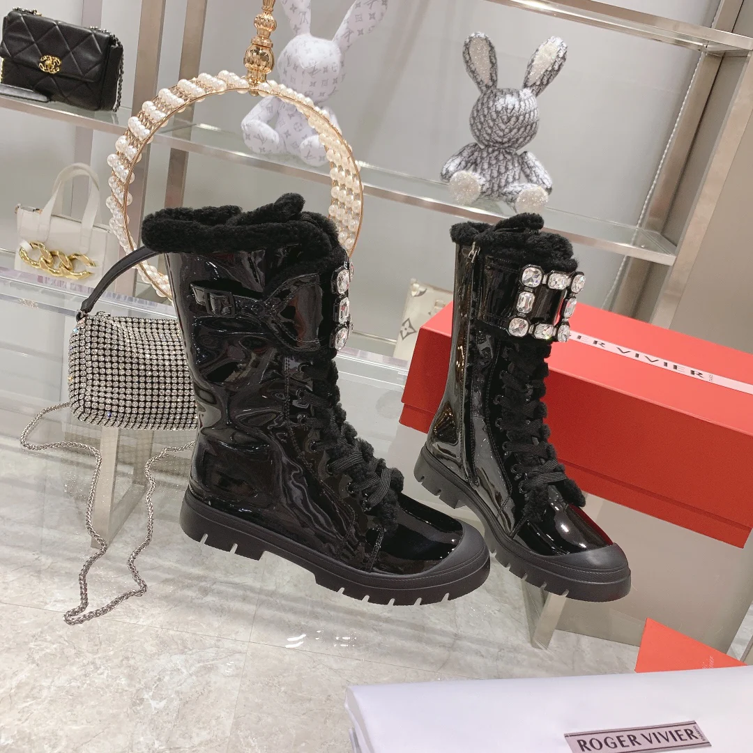 Стриженая шерсть - стразы - кожаные сапоги с пряжками