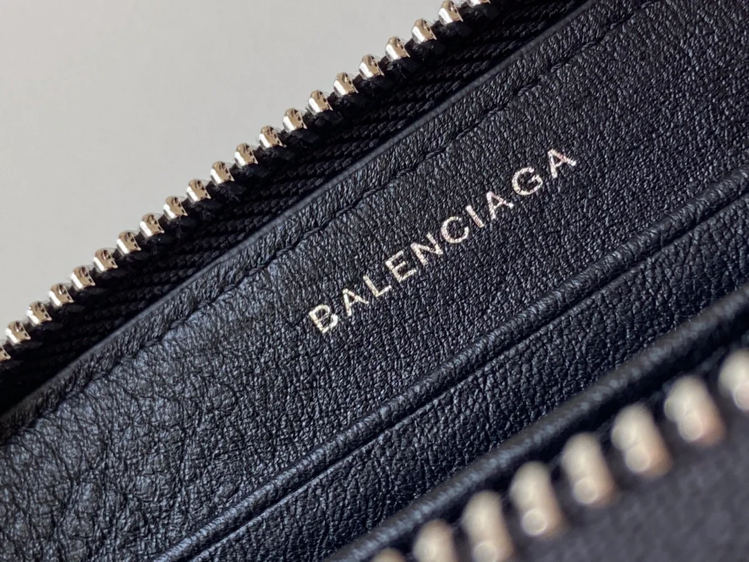 Balenciaga 拉链零钱包-荔枝牛皮