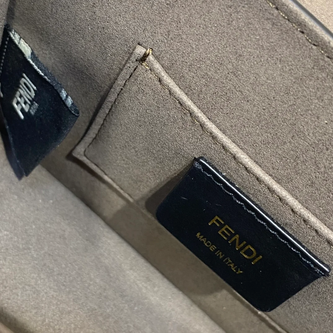 Fendi-F серия - Кожаная сумка на цепочке - Маленькая - Коричневая