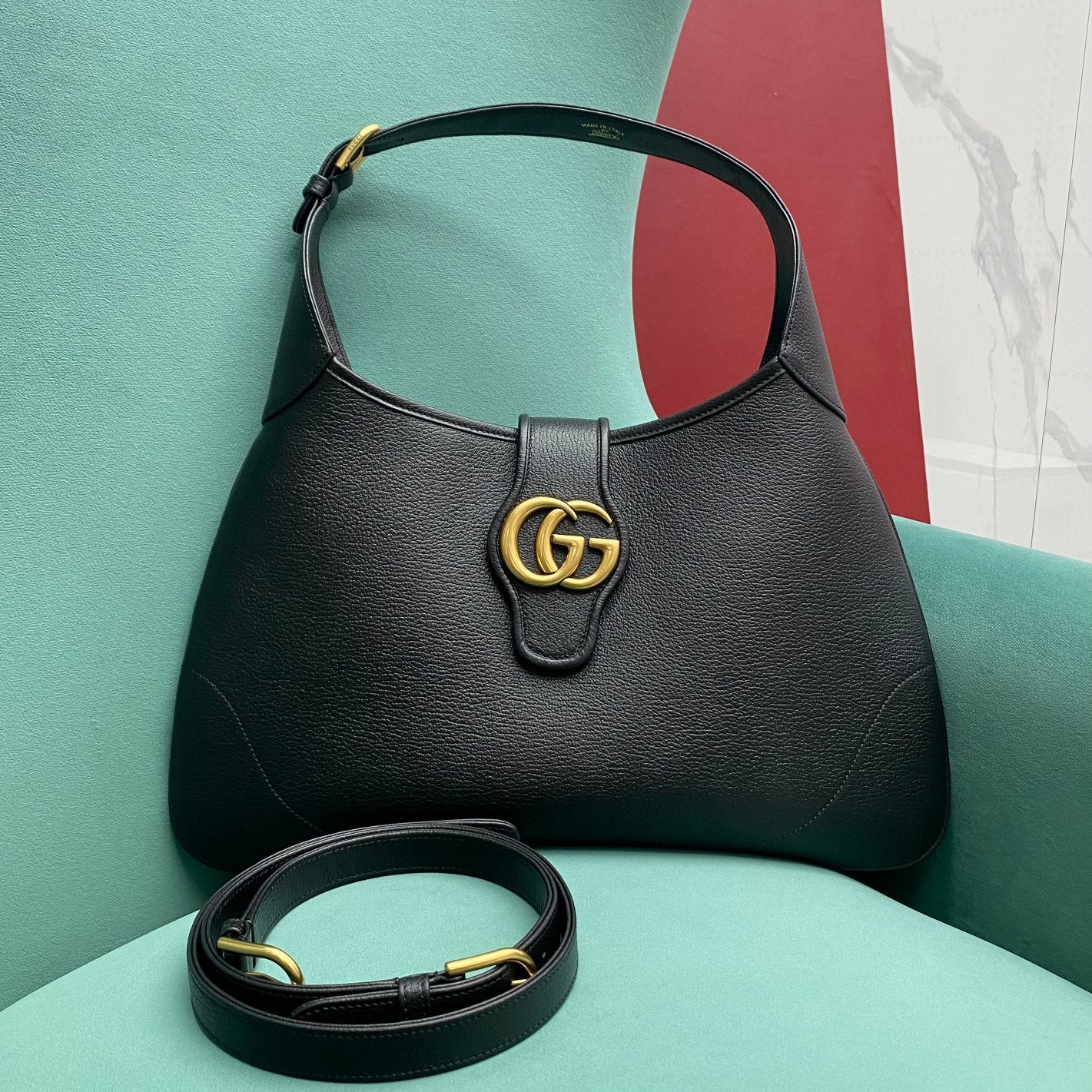 Весенняя коллекция Gucci 2023 — Сумка через плечо ?Полумесяц? — Черная