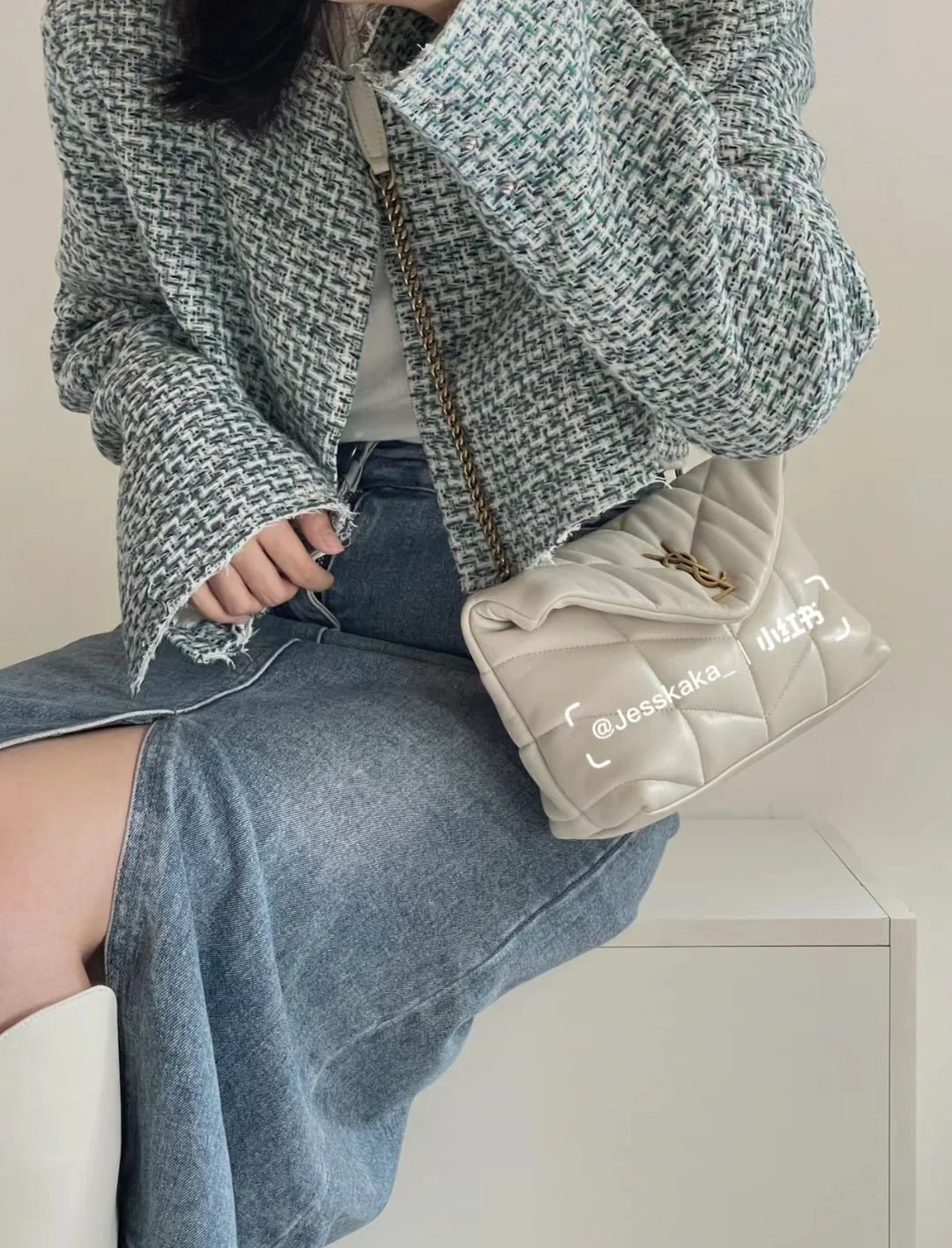 Пуховая сумка YSL Loulou Puffer 23 см из стеганой овечьей кожи цвета 