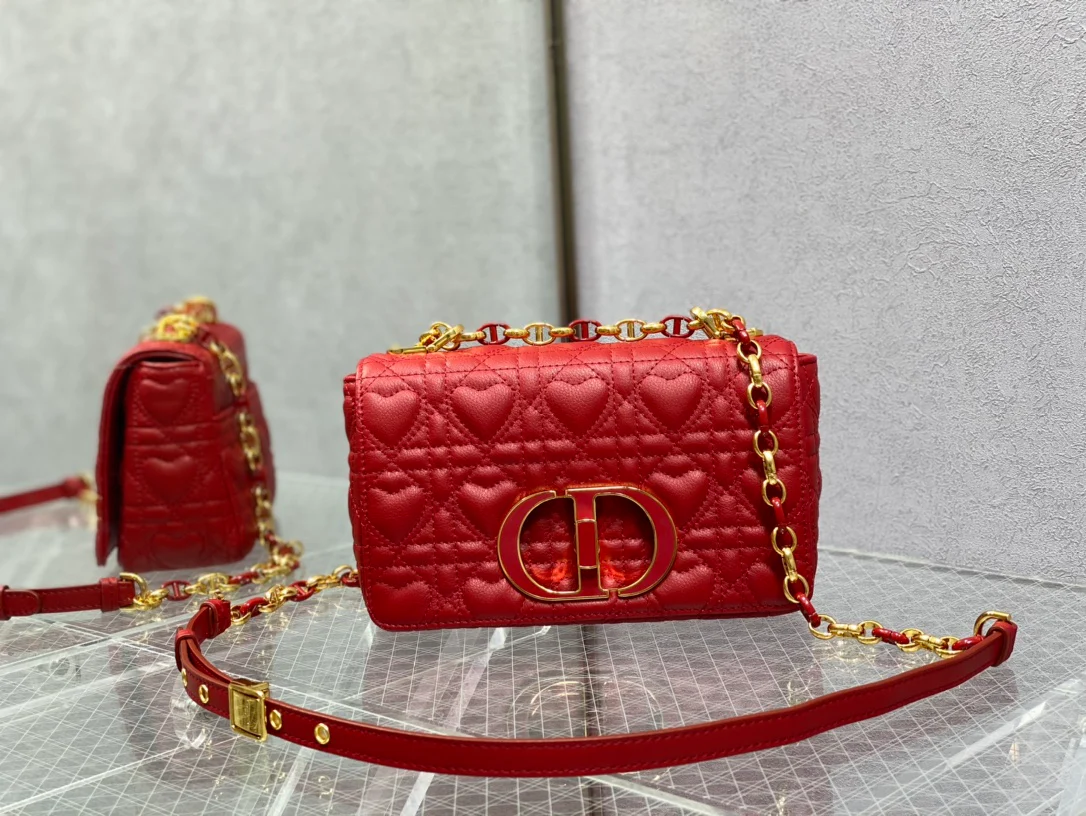 Коллекция Dior Caro ?Циси в форме сердца? — Маленький размер — Красный