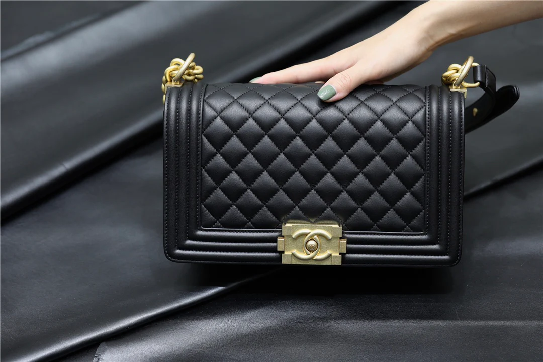 Chanel-boy-25cm-43