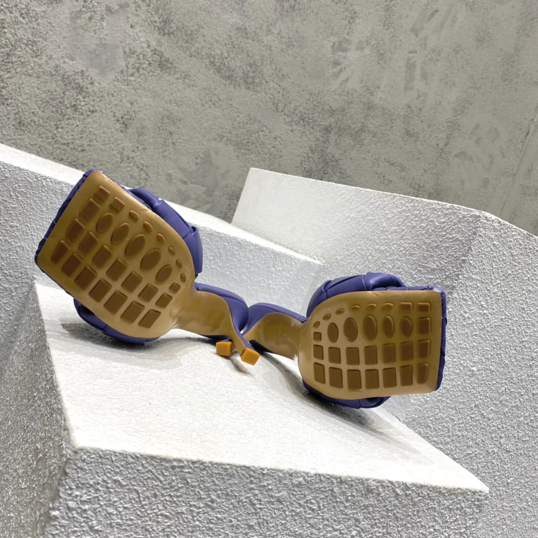 Новинка сезона весна/лето 2021 от BV - Плоские плетеные сандалии на шпильке - Фиолетовые