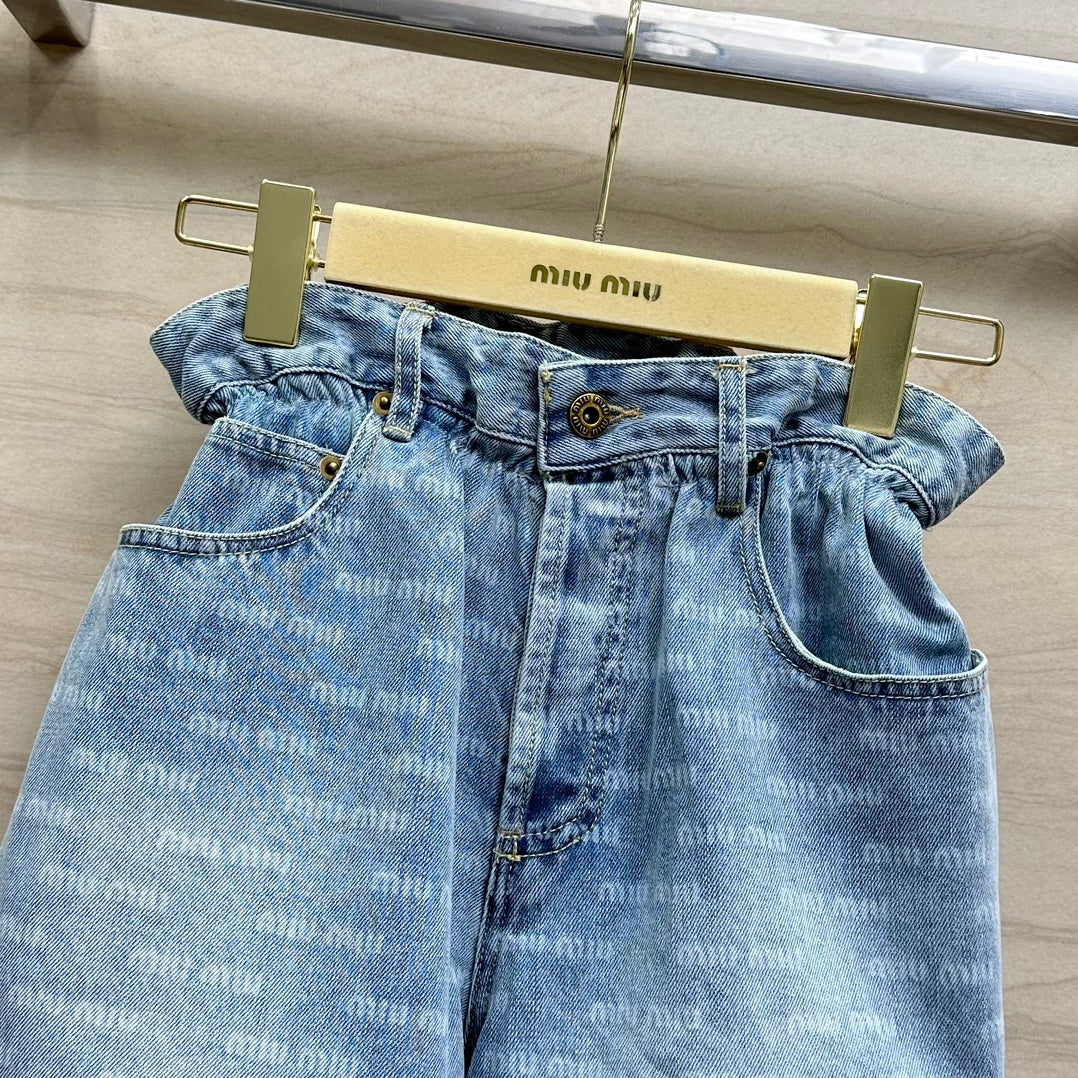 Miu Miu-2404-24 Новинка ранней весны. Джинсовые шорты с принтом логотипа и буквами.