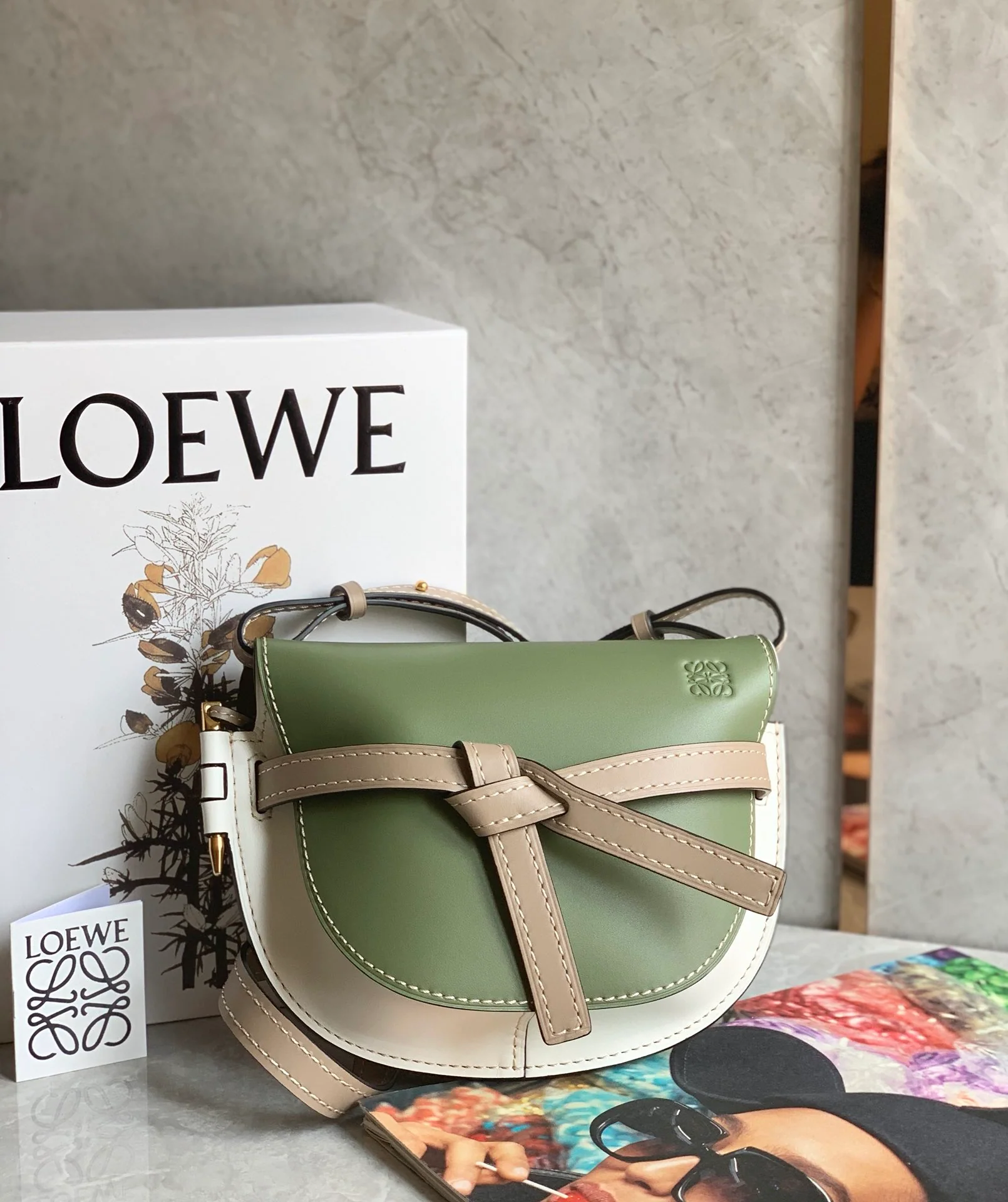 Loewe-gate-small-20x19x11-5-cm-10