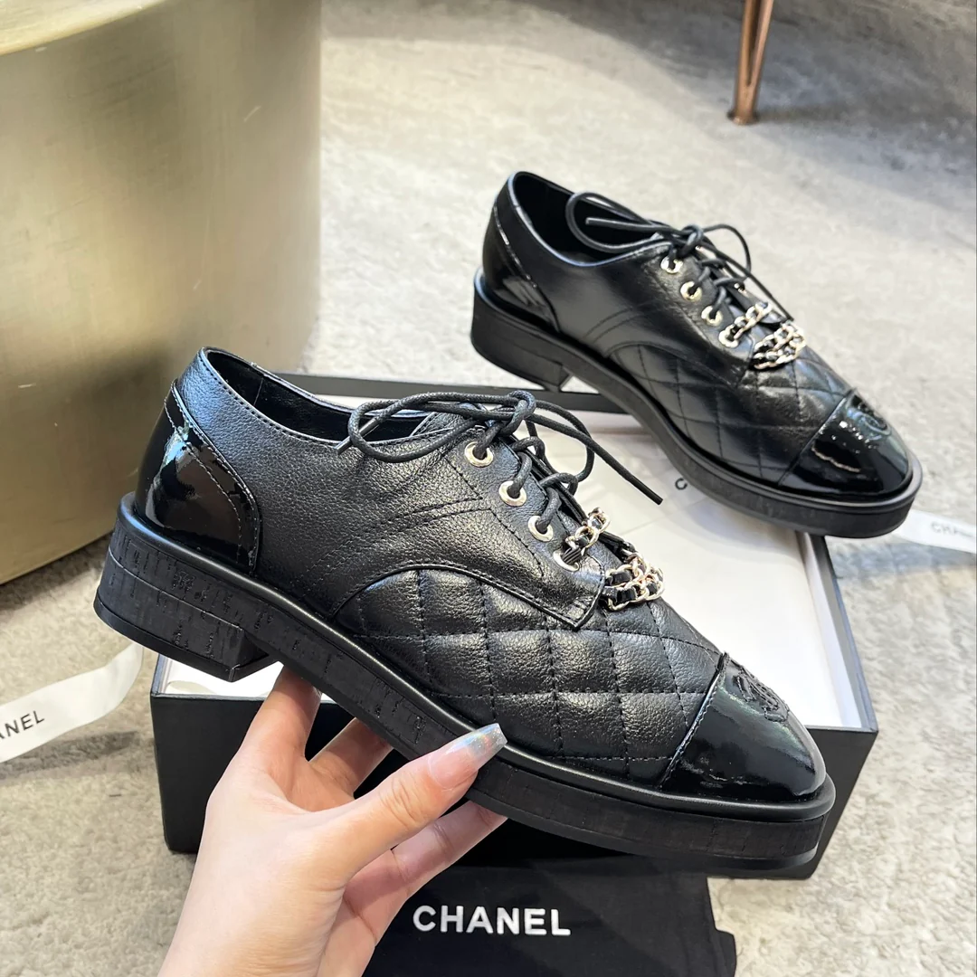 Новинка сезона весна/лето 2023 от Chanel - Стеганые лоферы - Черные