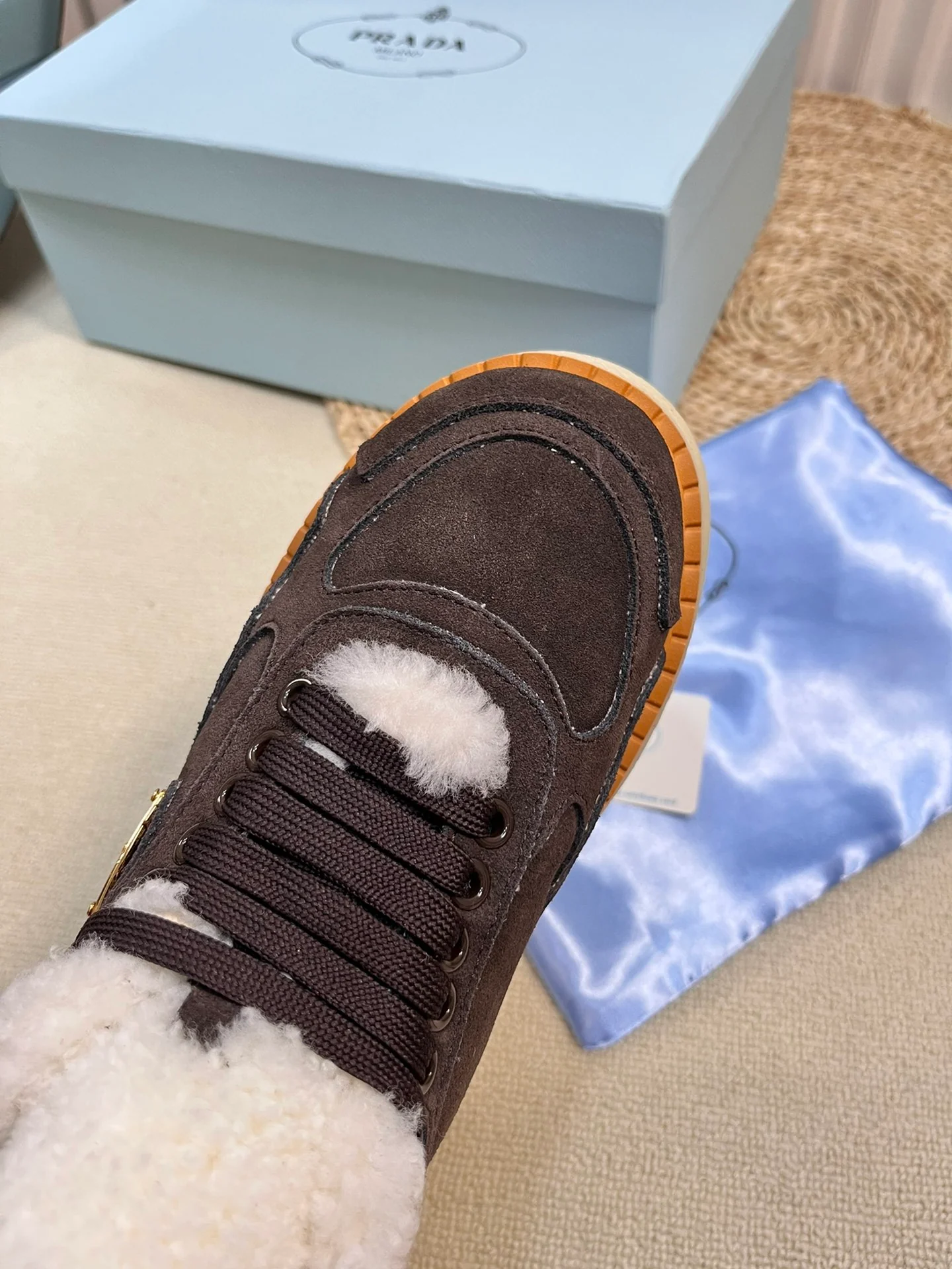 Повседневные шерстяные туфли Prada 2024 — темно-коричневые