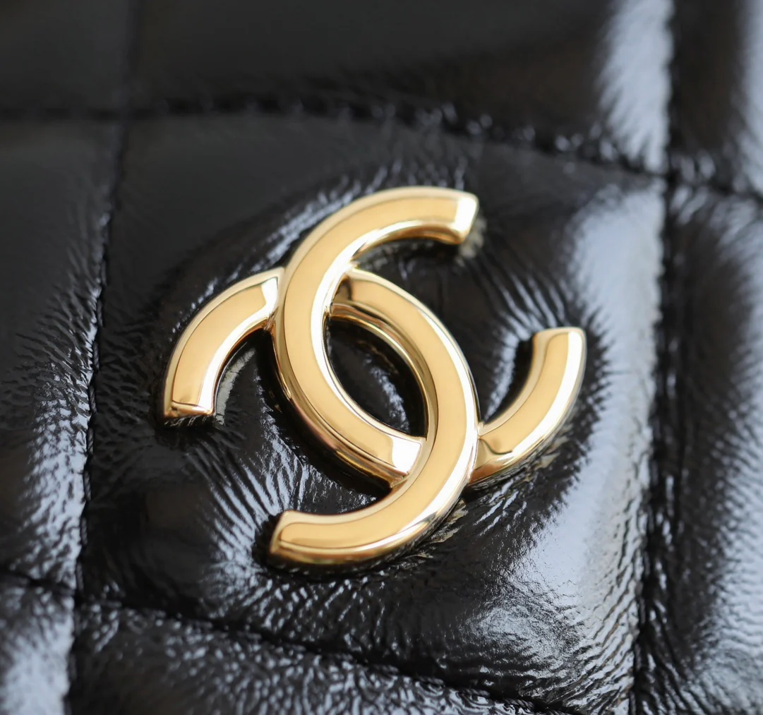 Сумка-хобо Chanel с витой ручкой - черная