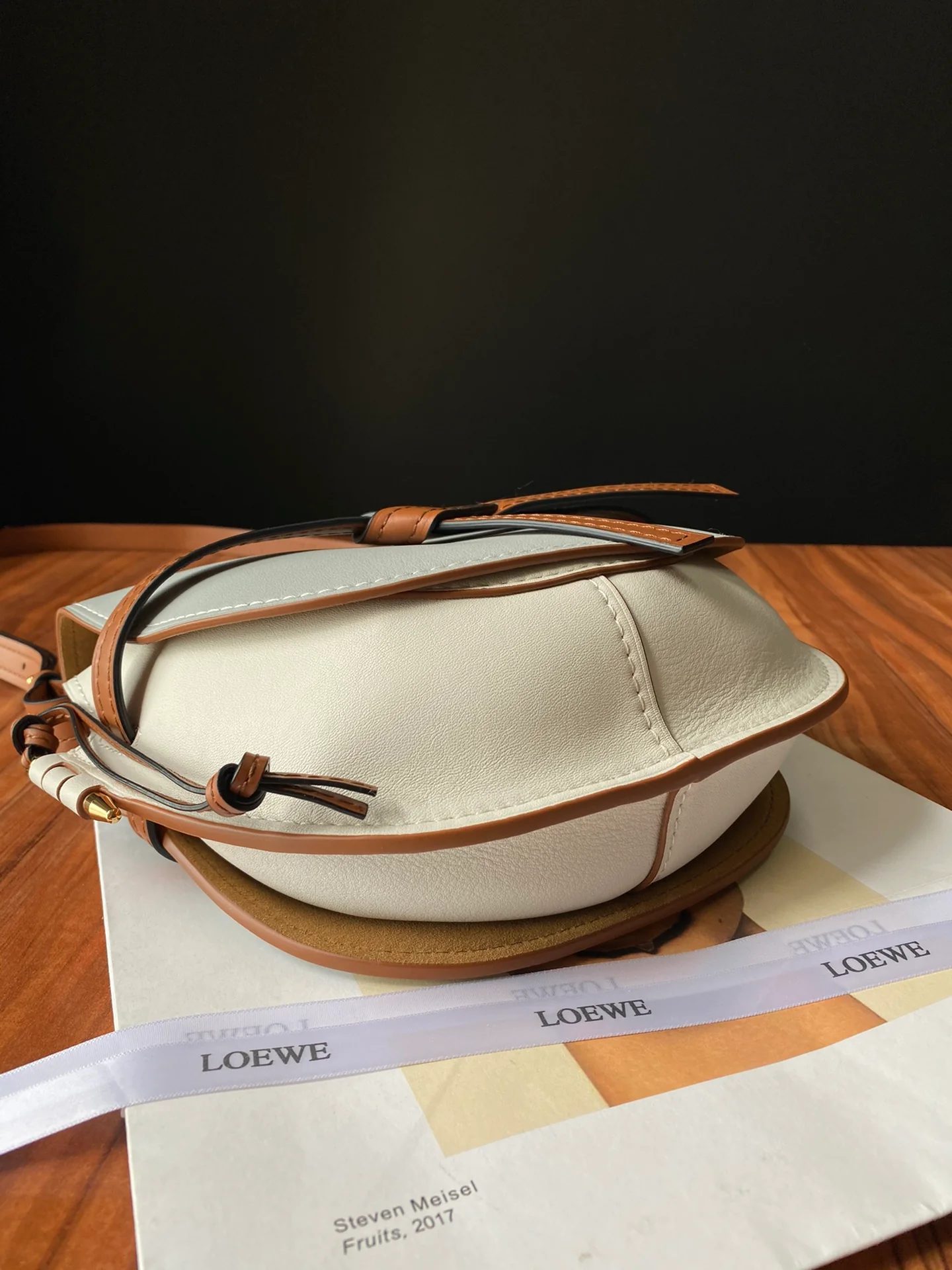 Loewe-gate-small-20x19x11-5-cm-15