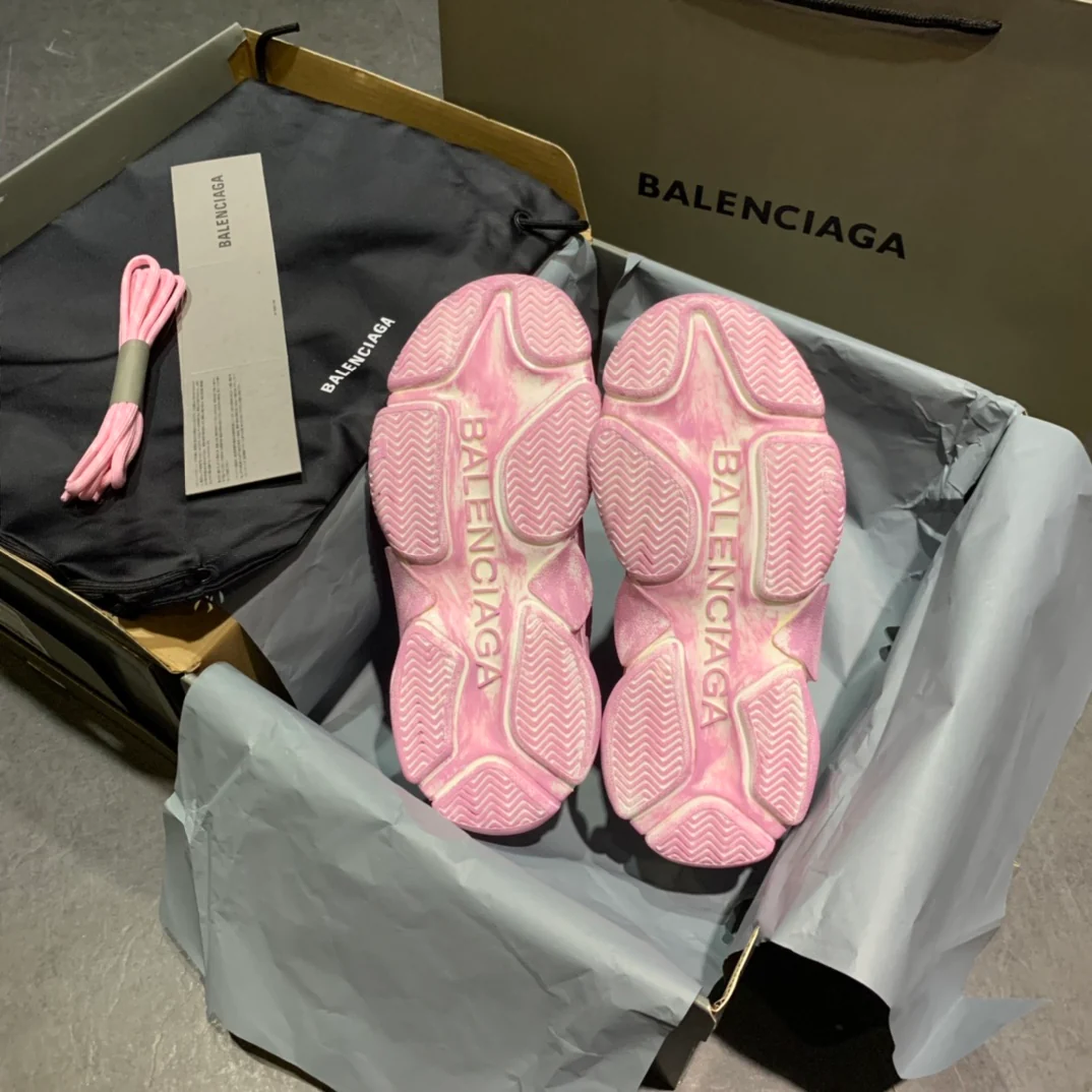 Balenciaga - Dad Shoes - 23