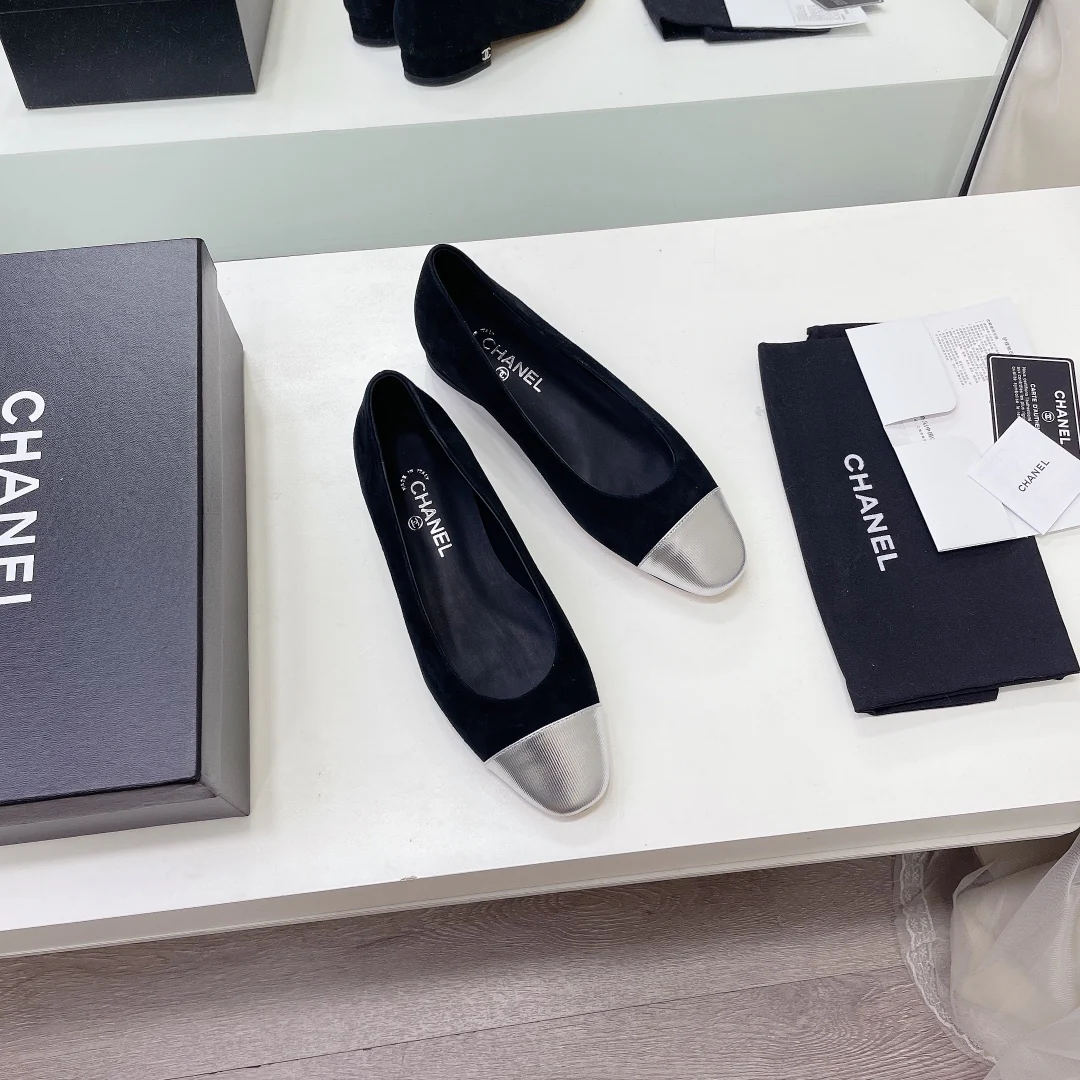 Классические балетки Chanel - серебристые