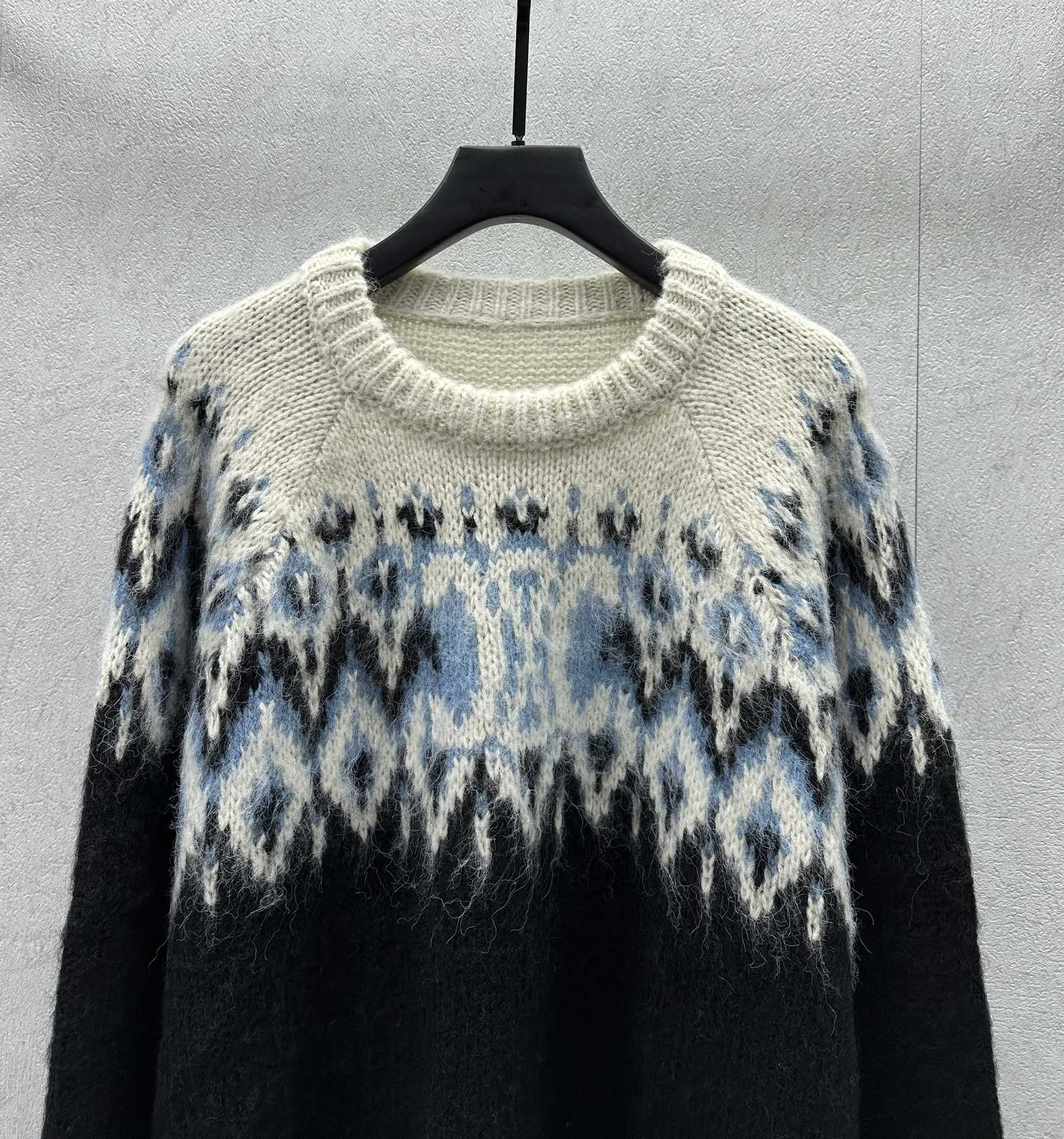 Celine-2403-24 Новинка: Свитер в том же стиле от Тан Янь