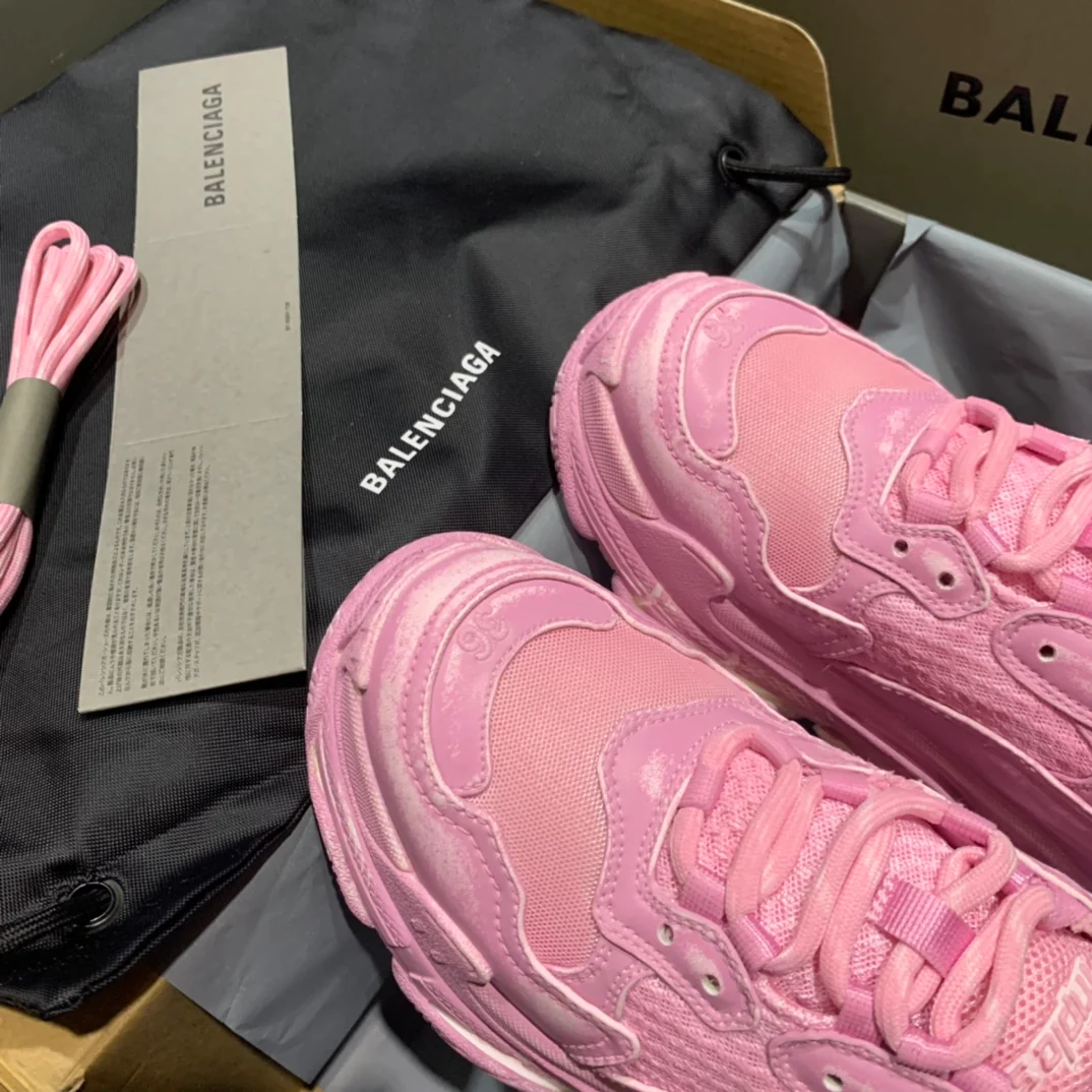 Balenciaga - Dad Shoes - 23