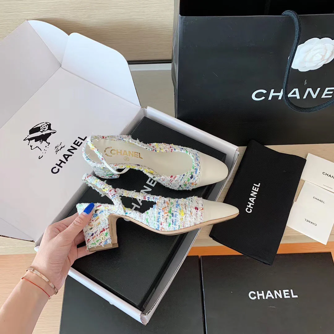 Классические сандалии Chanel - на массивном каблуке - Mosaic