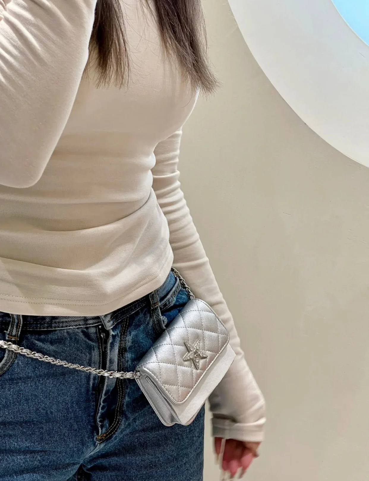 Новинка весны/лета от Chanel - Мини-сумка через плечо Chanel 24c - Серебристая