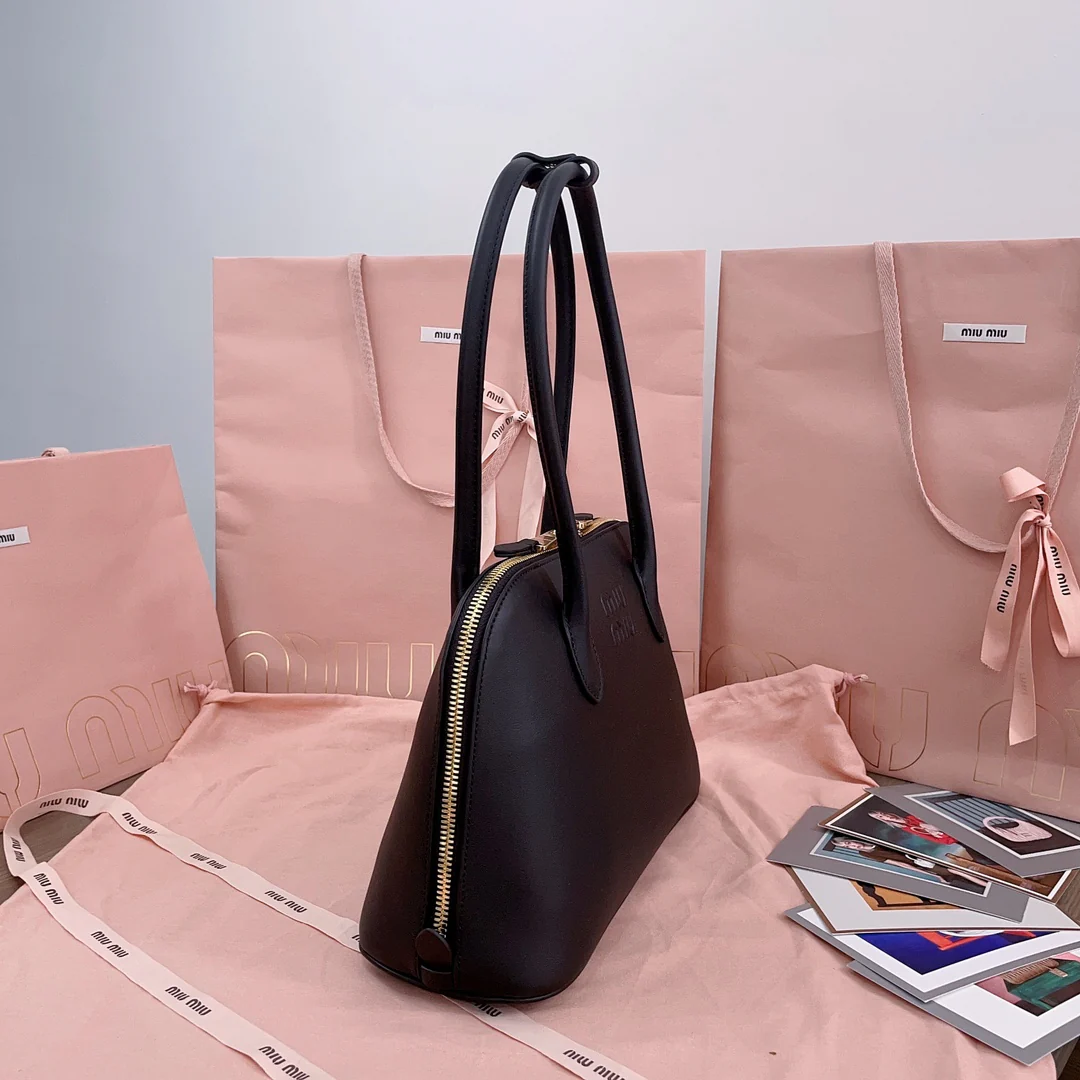 Miu Miu - Черная сумка-ракушка