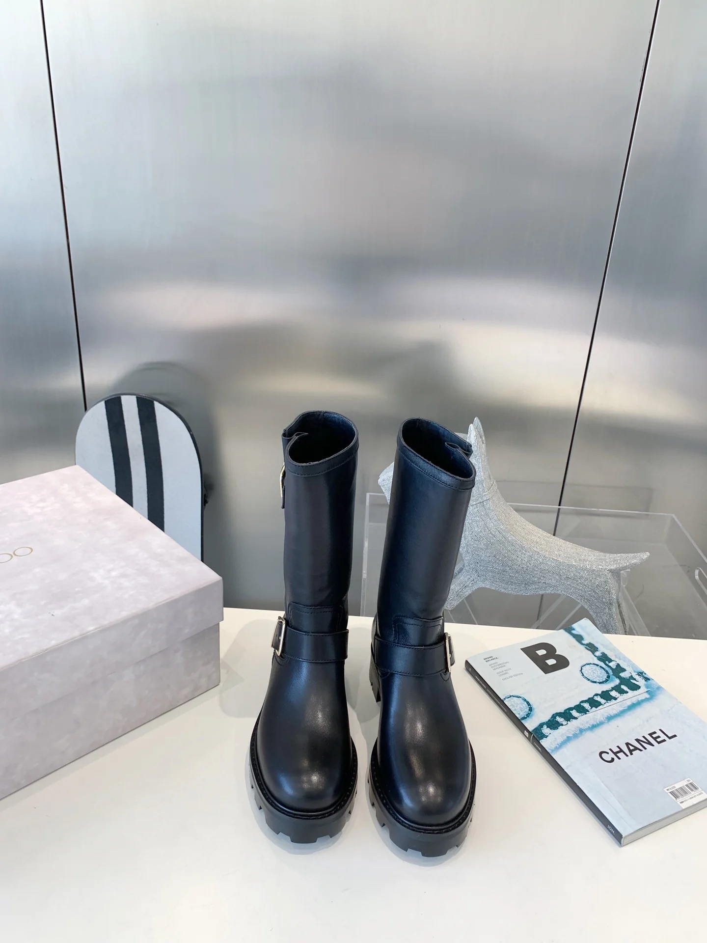 Jimmy - Новинка 2022 года - Кожаные сапоги до середины икры