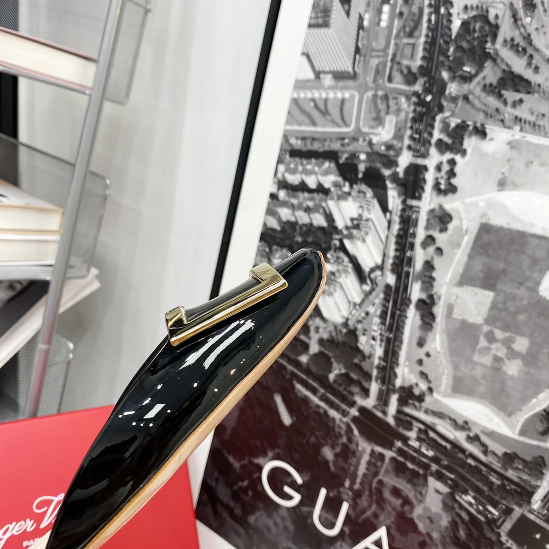 RV-Flat Bottom Hollow Square Toe-Black