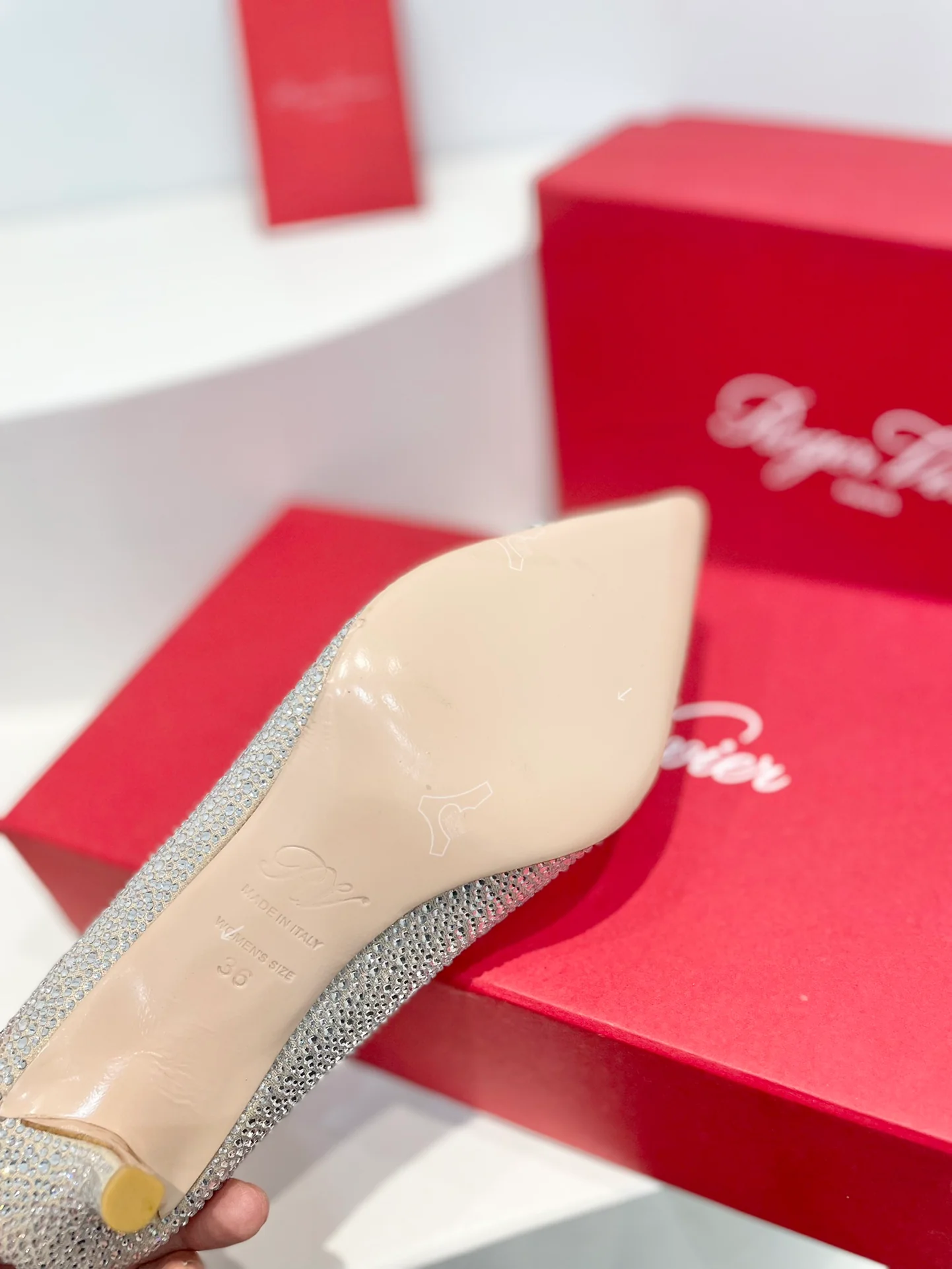 Обувь RV - Серия ?Кристальные туфли? - Туфли на низком каблуке со стразами - Серебристые