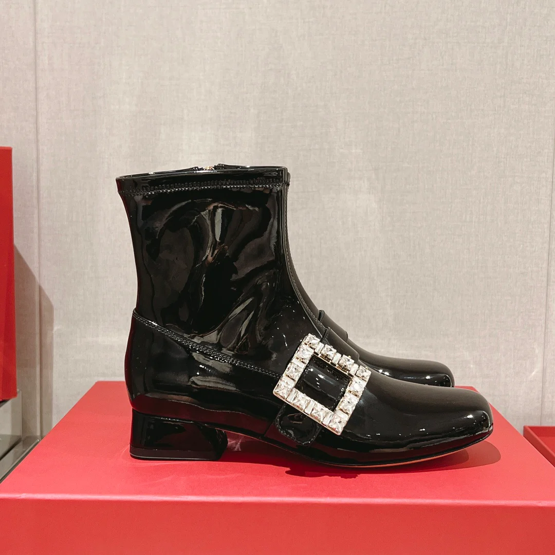 Ботильоны RV Shoes из лакированной кожи с пряжкой и стразами - со стразами Swarovski
