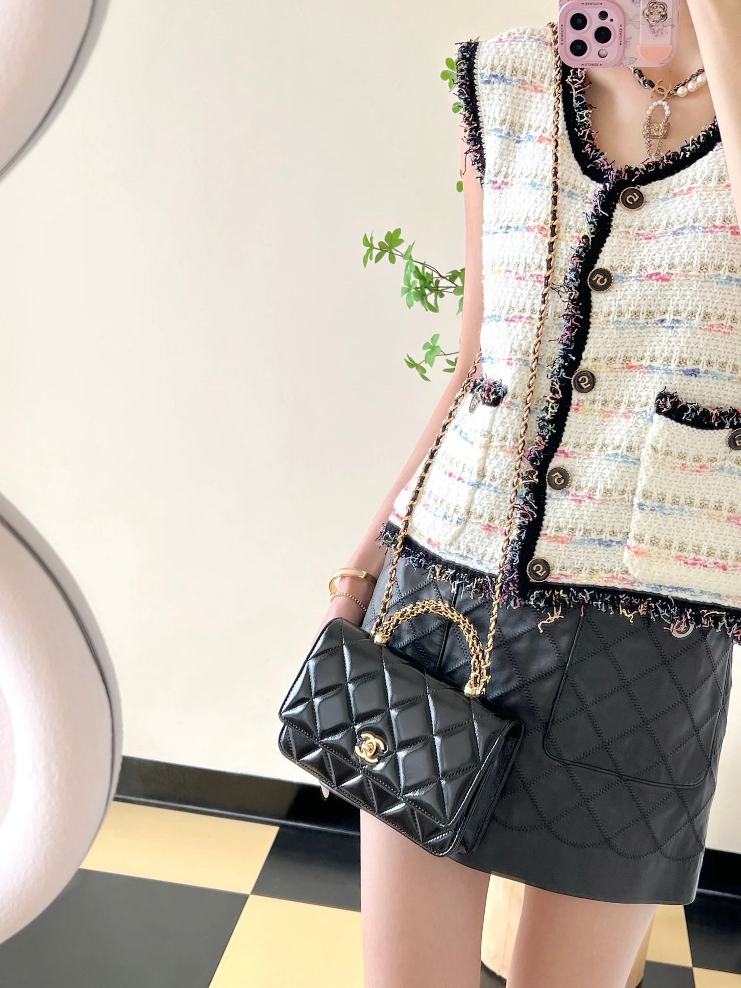 Сумка Chanel на цепочке с петлевой ручкой - WOC - Черная