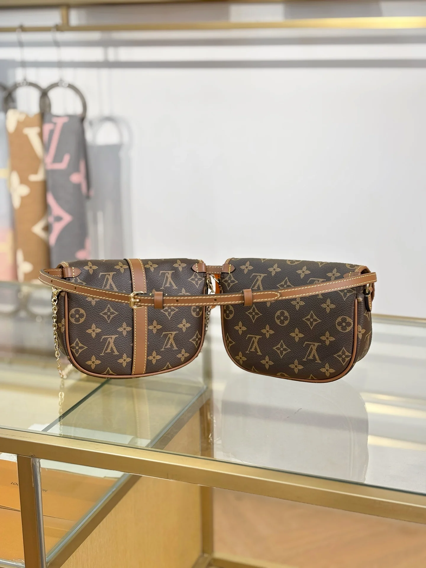 LV-m26592-duo-bb-handbag