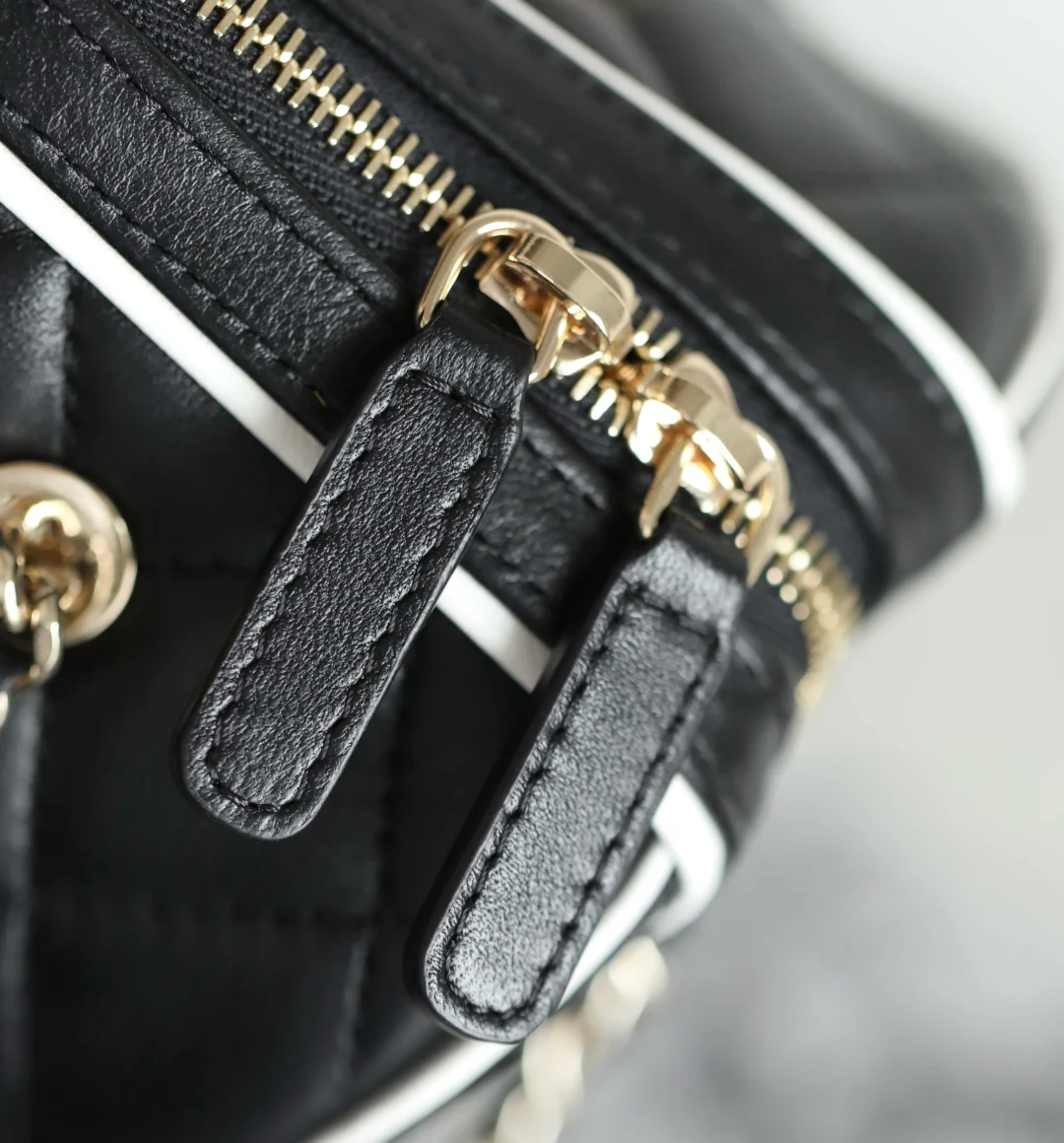 Мини-шар для боулинга из овечьей кожи, весенне-летний, 25 пенсов, с черно-белыми краями.