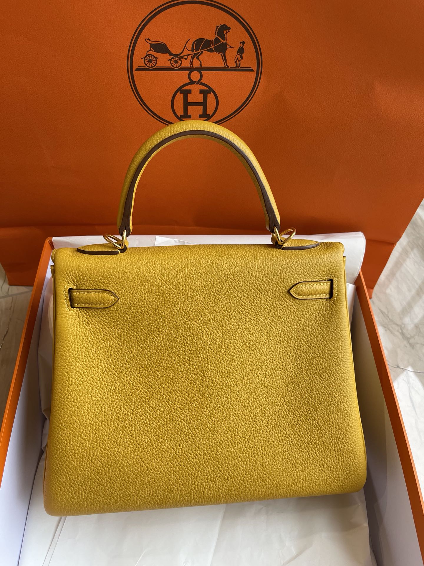 Пряжка Hermes Kelly 25 Togo 9D из янтарного желтого золота