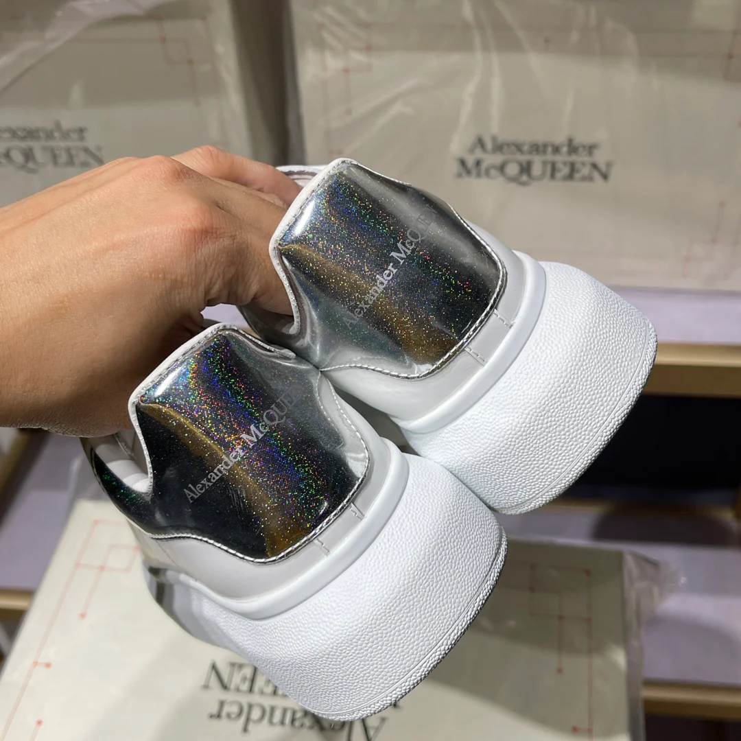 Классические белые кроссовки McQueen - унисекс - серебристый каблук с зеркальной отделкой